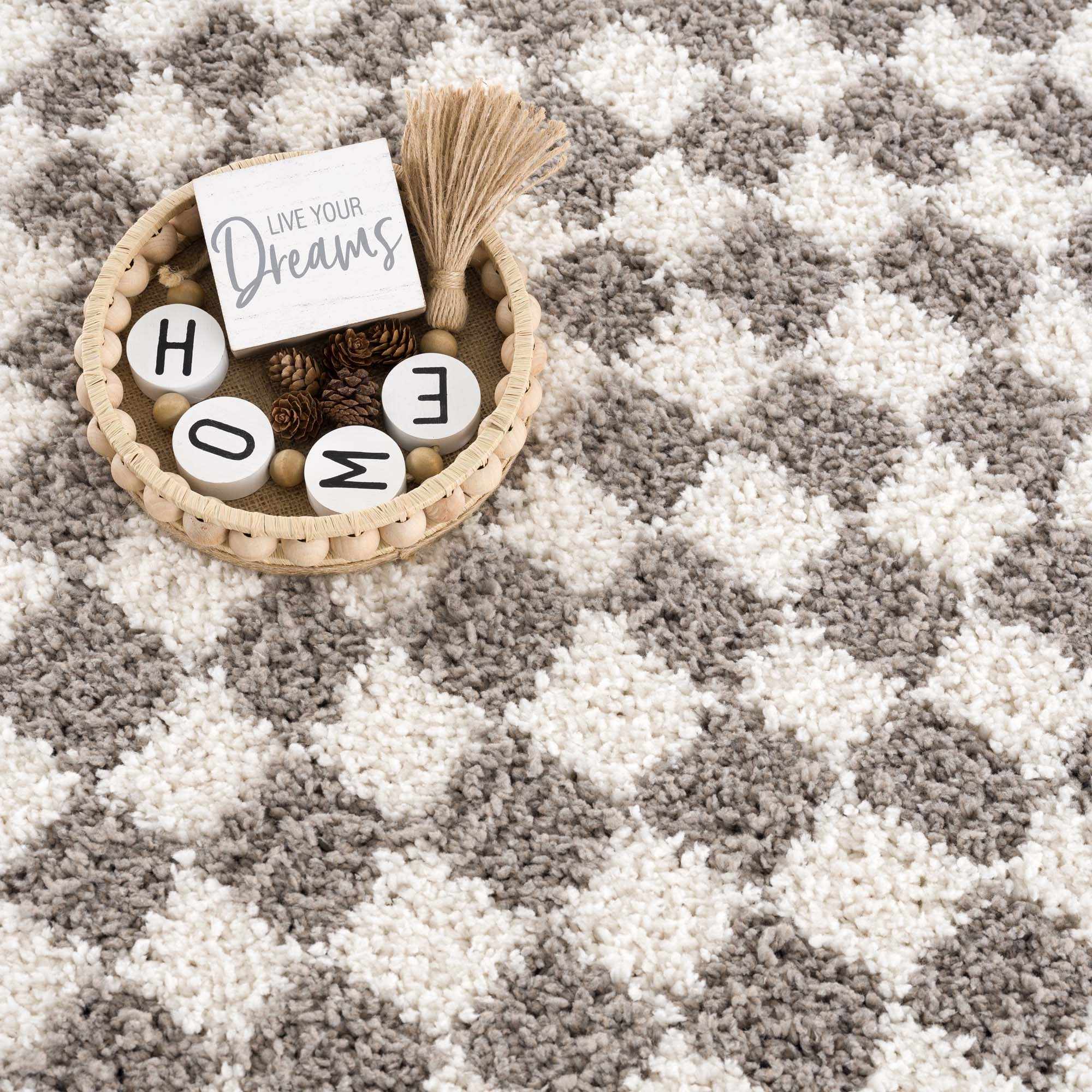 Modern Geometric Checkered plush White, Light Gray polyester area rug - Image 9