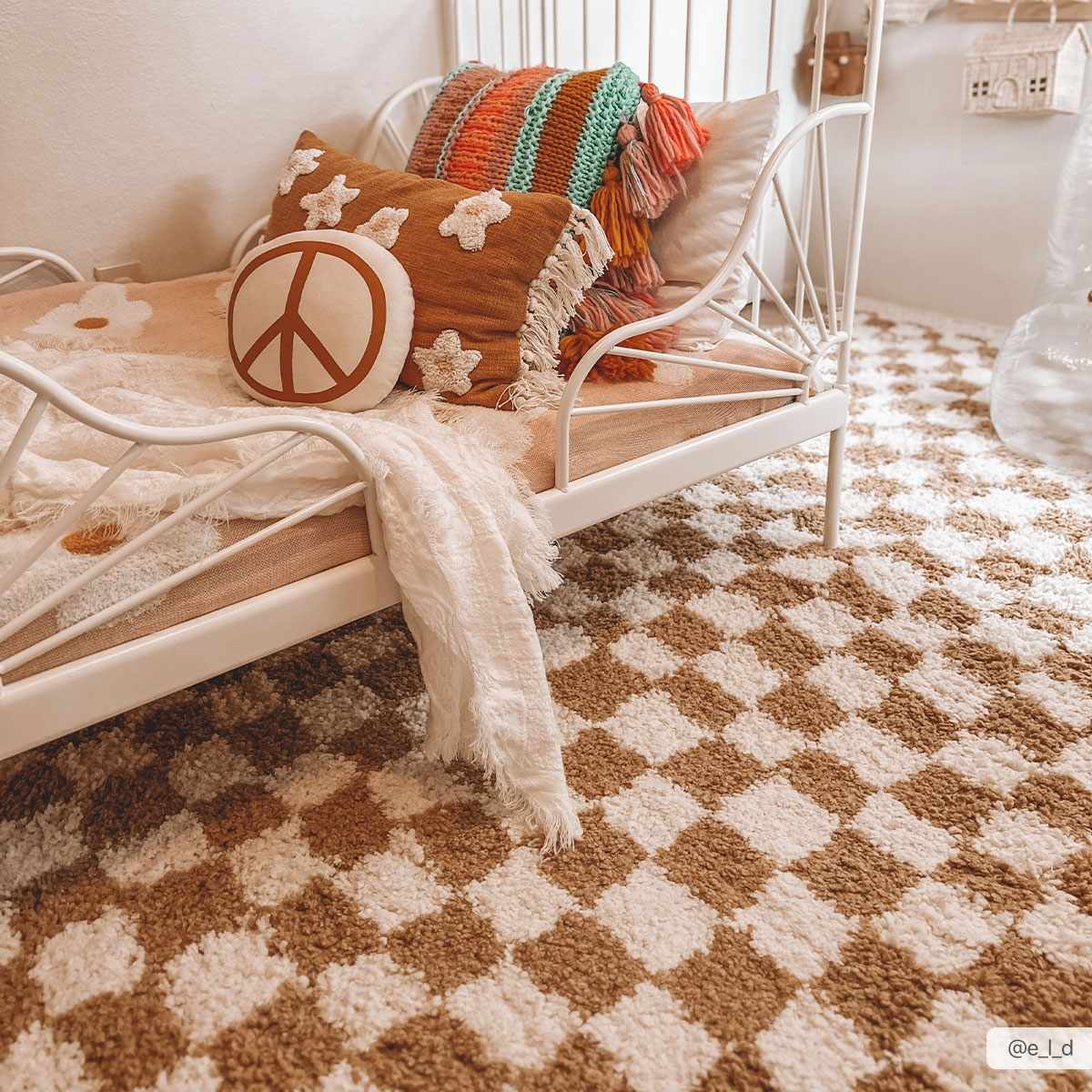 Modern Geometric checkered Plush Ivory Brown, White wool  Area Rug - Image 4