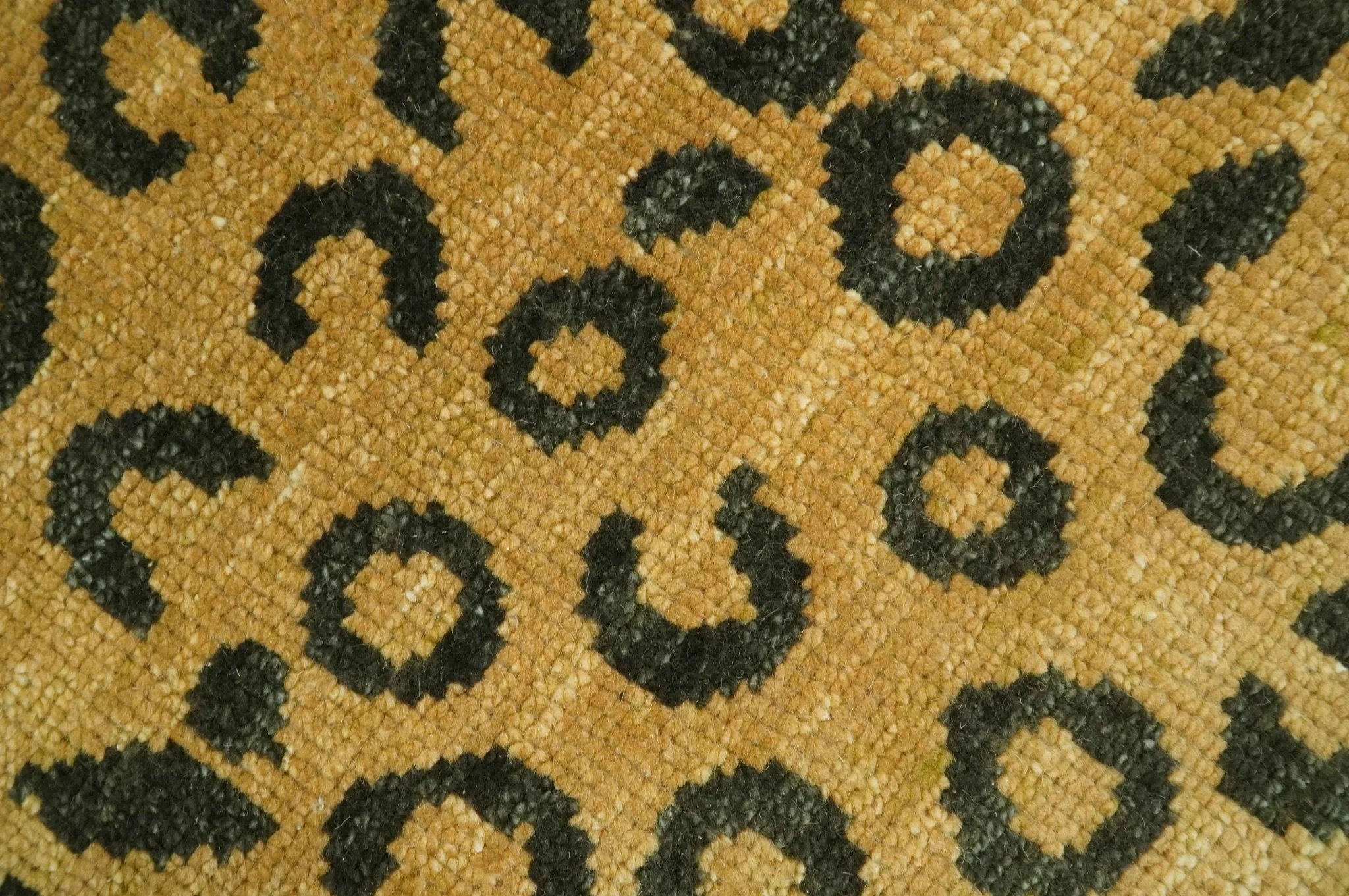 Modern leopard Design 8x10 Hand knotted Golden-Brown and Charcoal wool area rug - Image 4