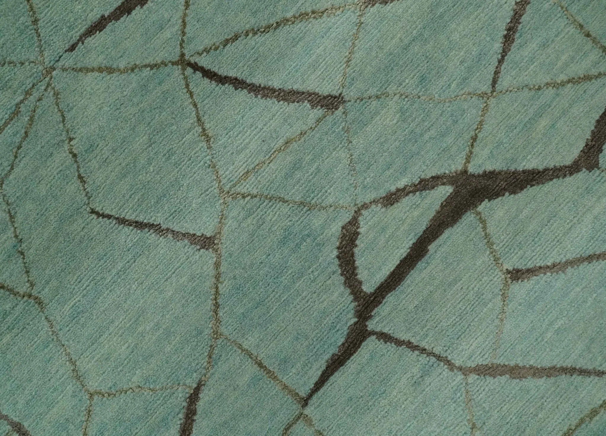 Light Green and Charcoal Hand loom Modern Crack Design 5x8 Wool and Art Silk Area Rug - Image 5