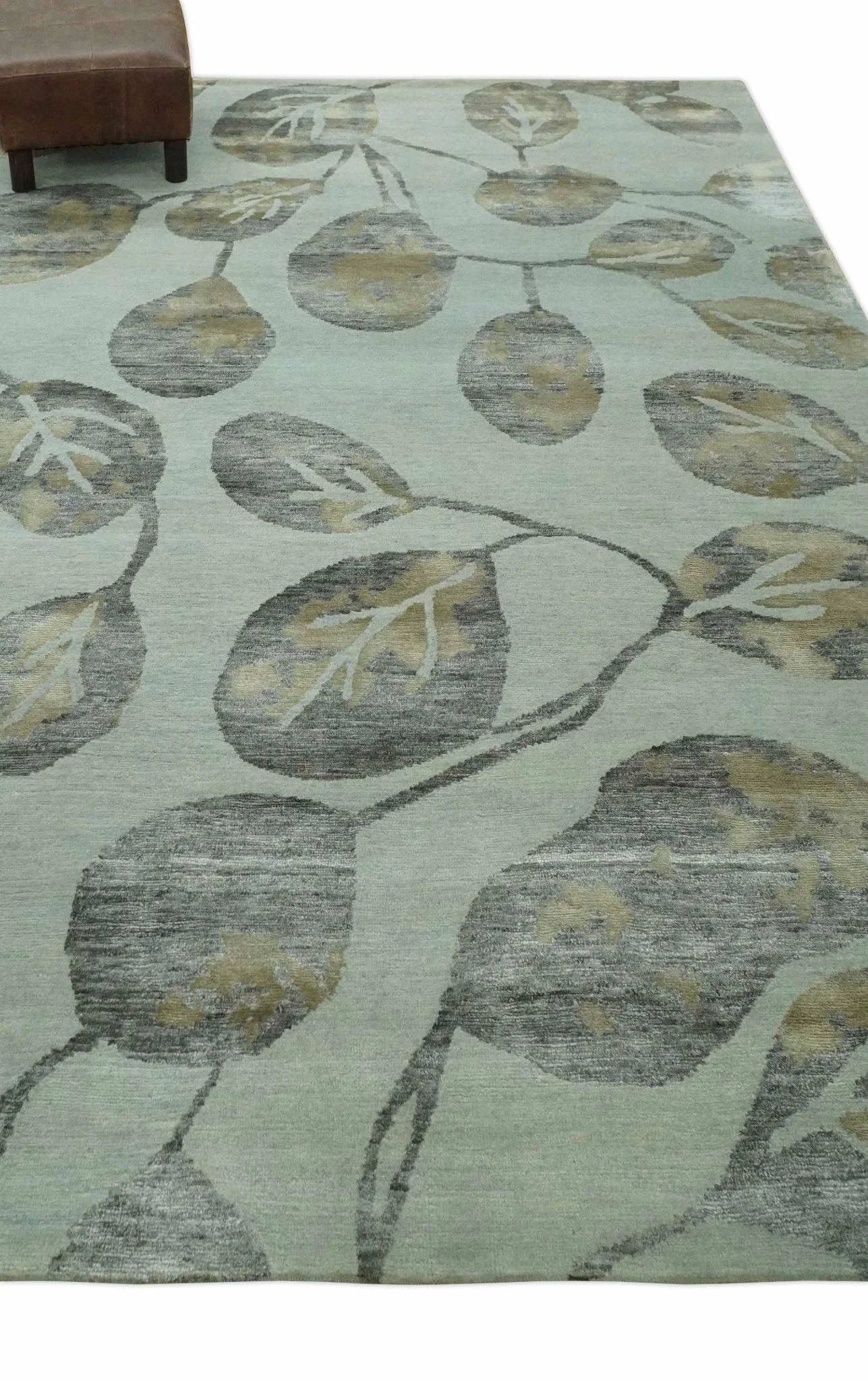 Light Green, Charcoal and Olive Leaf Design 6x9 Hand loom Wool and Viscose Area Rug - Image 3