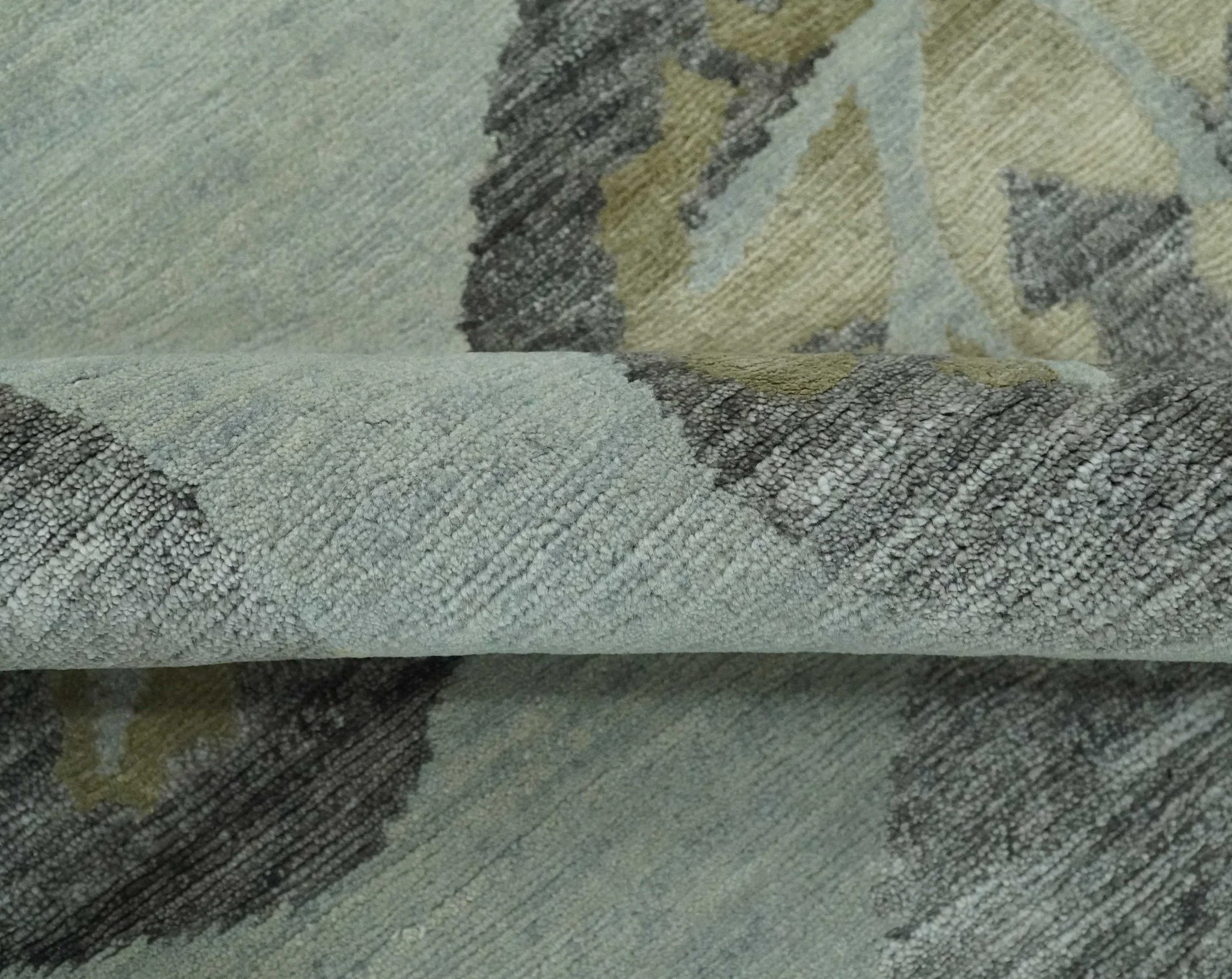 Light Green, Charcoal and Olive Leaf Design 6x9 Hand loom Wool and Viscose Area Rug - Image 7