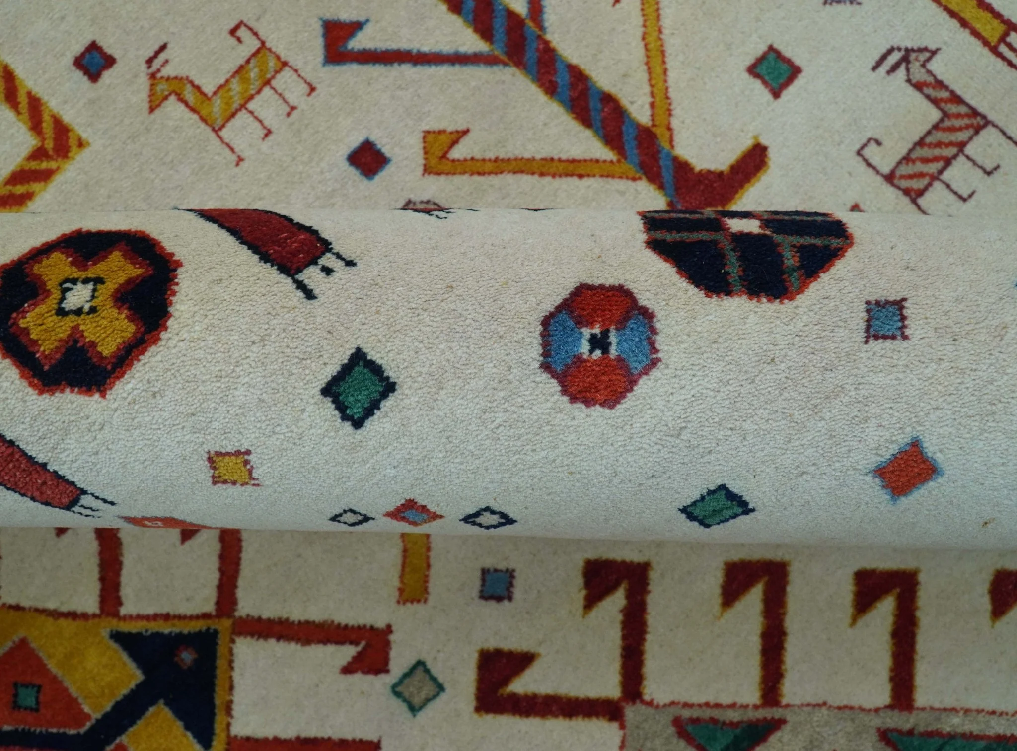 Lori Gabbeh Design Ivory 8x11.7 Hand Knotted wool Area Rug - Image 9