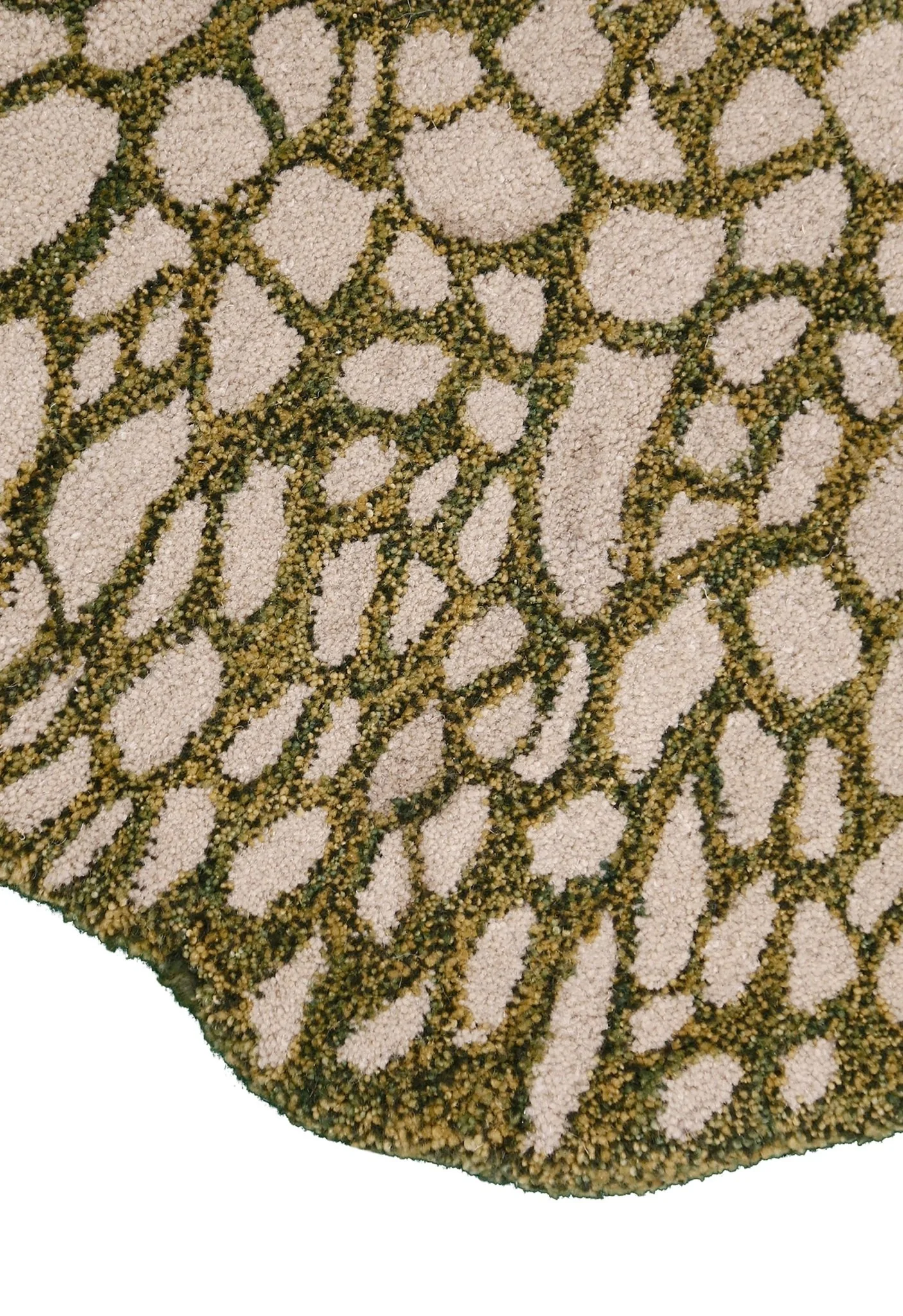 Lotus Lace Green Hand Tufted Wool Area Rug - Image 3