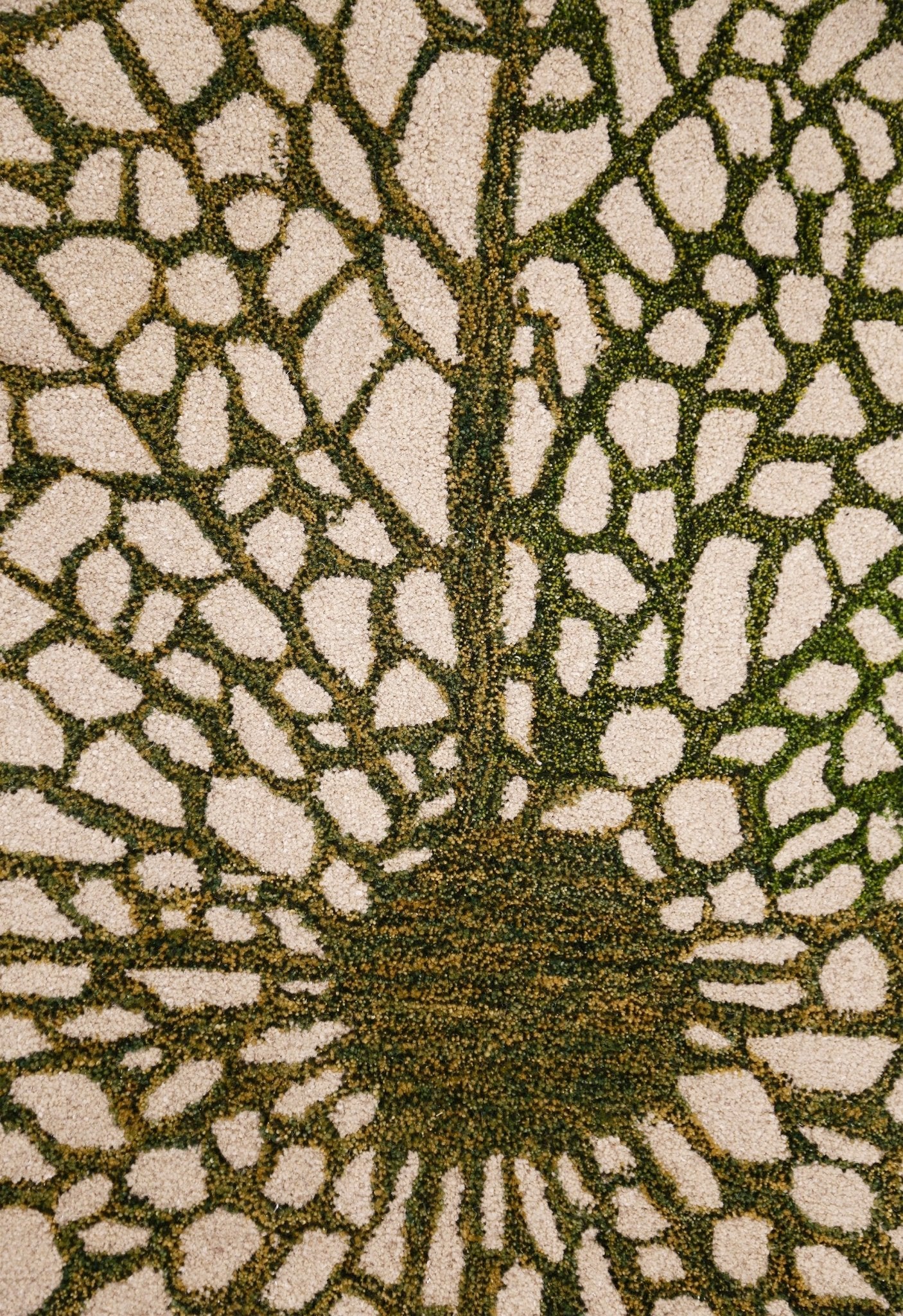 Lotus Lace Green Hand Tufted Wool Area Rug - Image 7