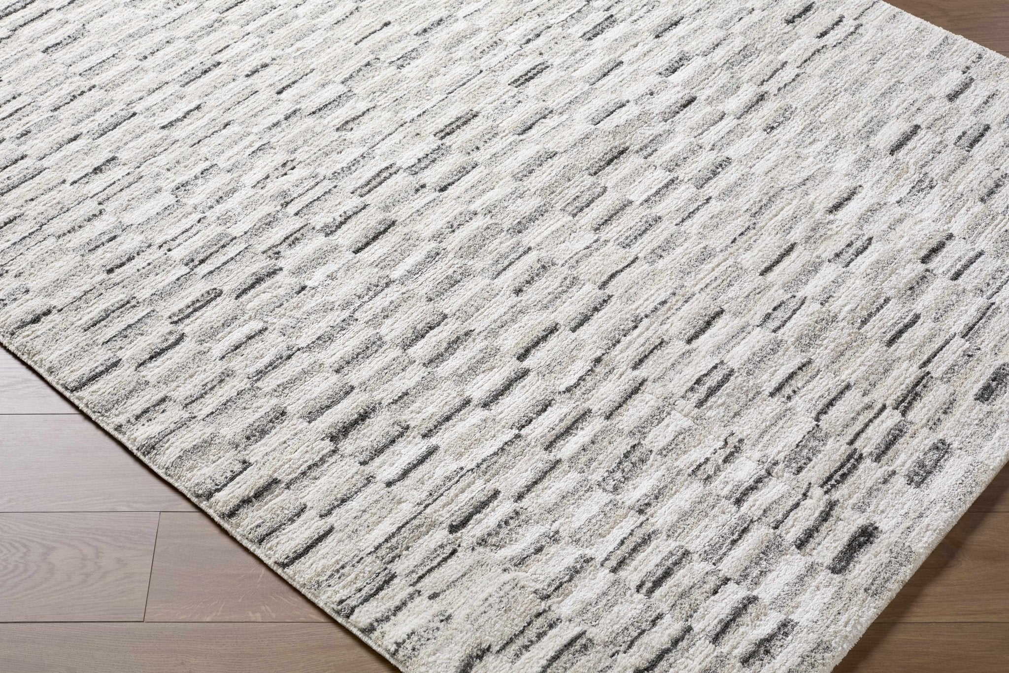 Machine Woven Cream And White Contemporary Style Rug - Image 4