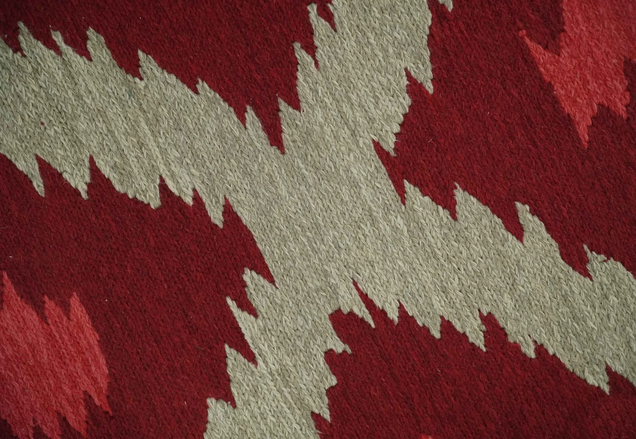 Maroon, Beige and Rust 3x5 Ikat Pattern Hand Woven Soumak Dhurrie Wool Area Rug - Image 4