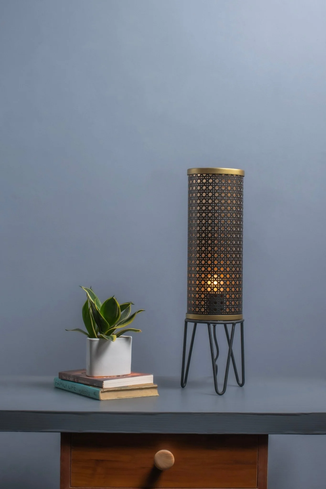 Handcrafted Metal Table Lamp - Artistically for Home Decoration, Bedroom, Living Room, Side Table - Image 2