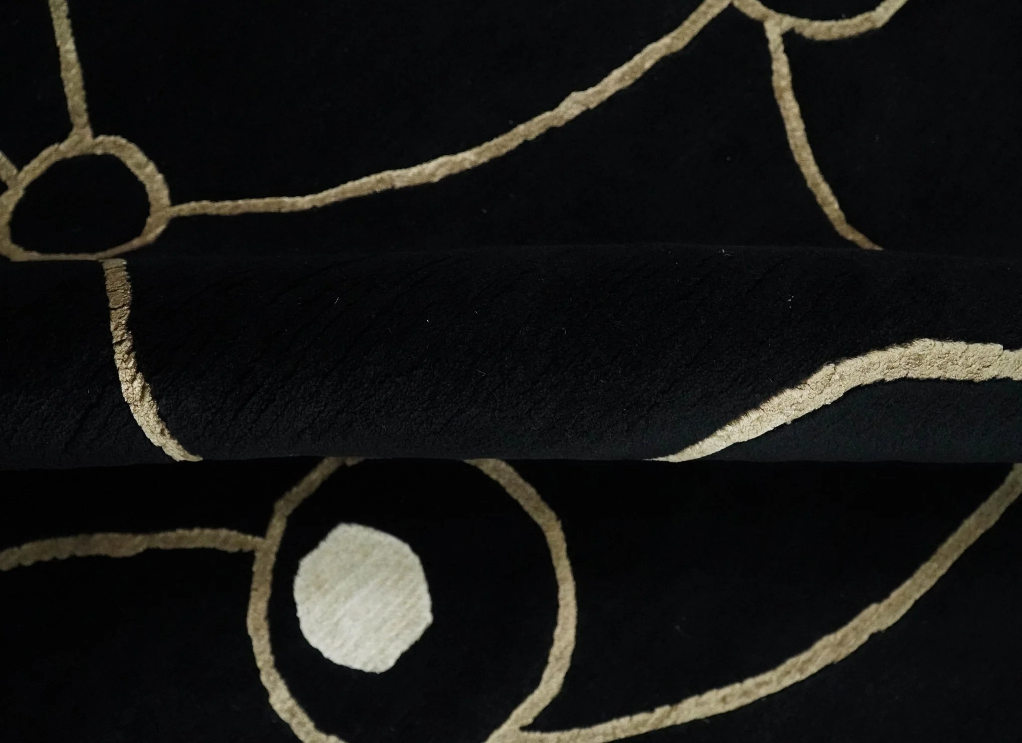 Modern 6x8 Black and Gold Wool and Silk Hand Woven Rug | HL3 - Image 9