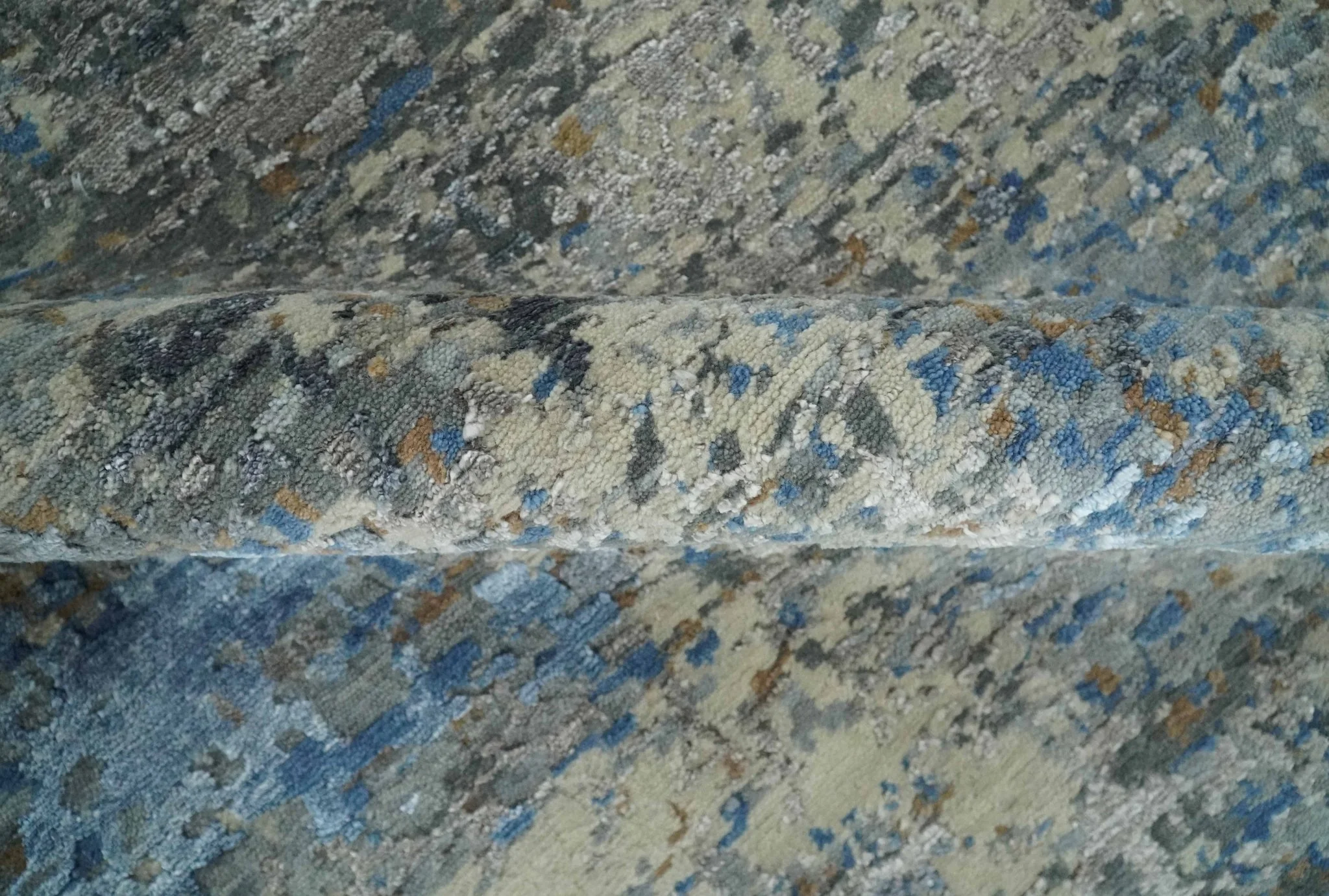 Modern Abstract Beige, Blue and Charcoal Hand knotted 8x10 wool and Bamboo Silk Area Rug - Image 6