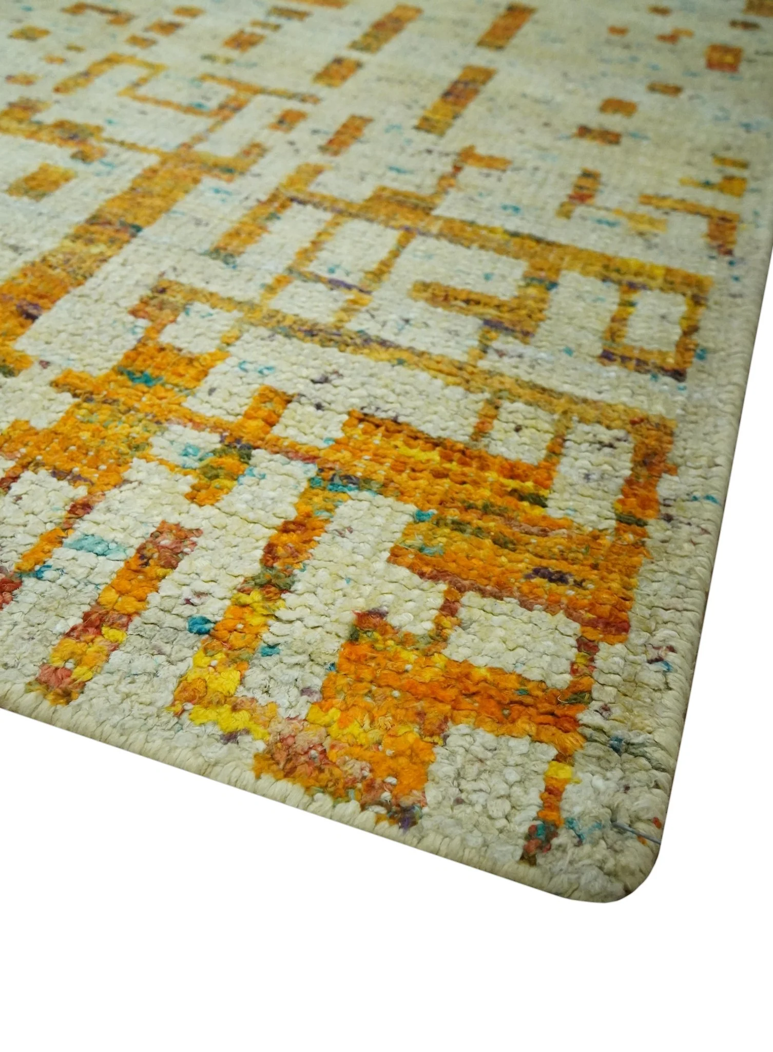 Modern Abstract 5x7 Gold and Beige Recycled Art Silk Area Rug - Image 5