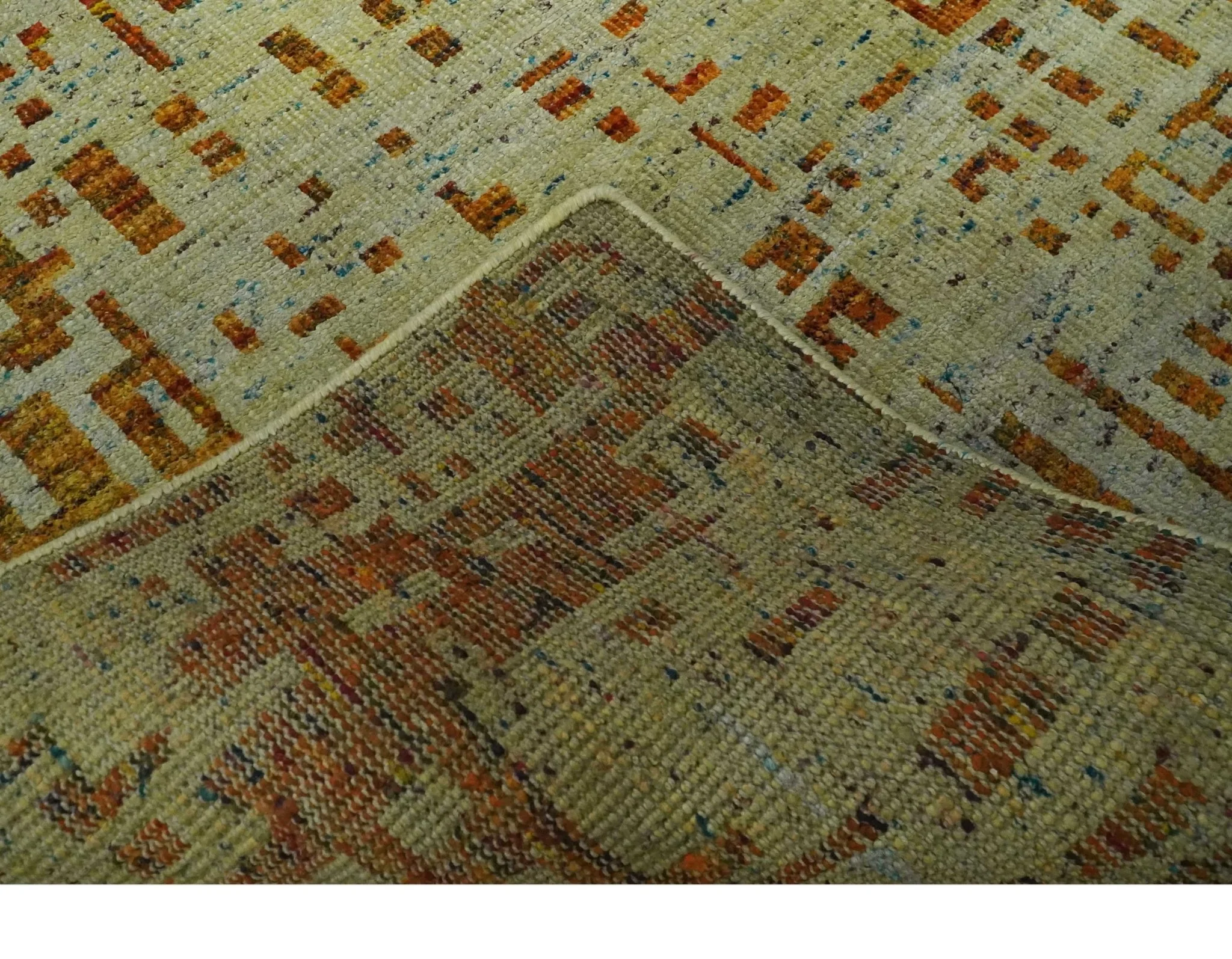 Modern Abstract 5x7 Gold and Beige Recycled Art Silk Area Rug - Image 7