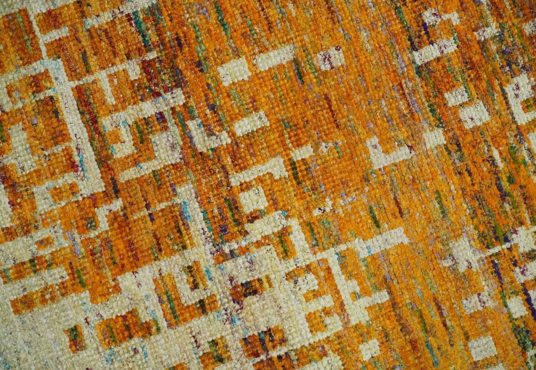 Modern Abstract 6x9 Gold and Ivory Recycled Art Silk Area Rug - Image 4
