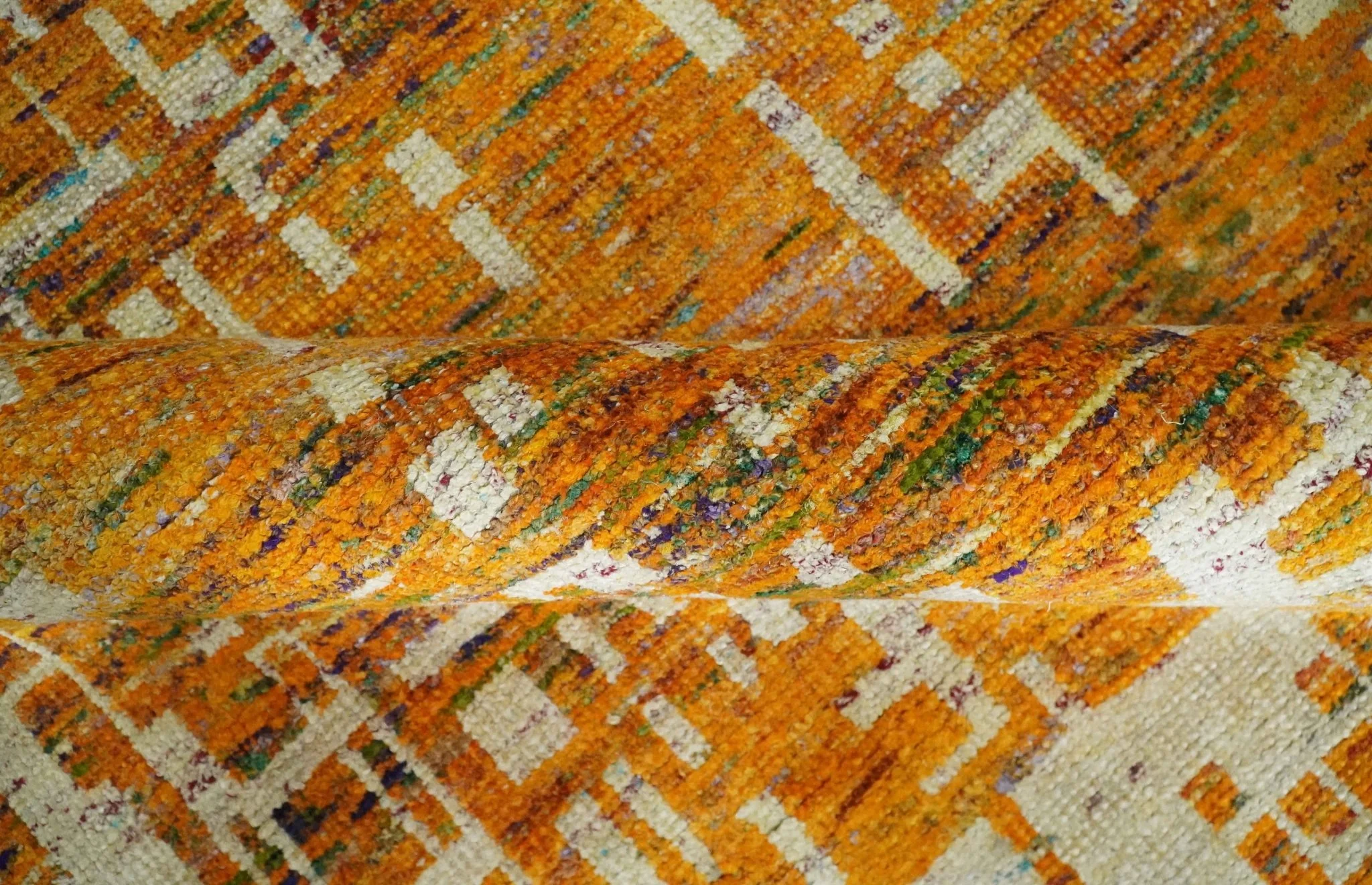 Modern Abstract 6x9 Gold and Ivory Recycled Art Silk Area Rug - Image 8
