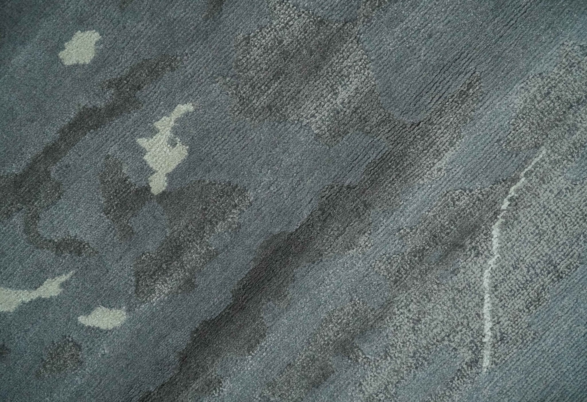 Modern Abstract Gray, Charcoal and Ivory Hand knotted 5x7 wool and Art Silk Area Rug - Image 4