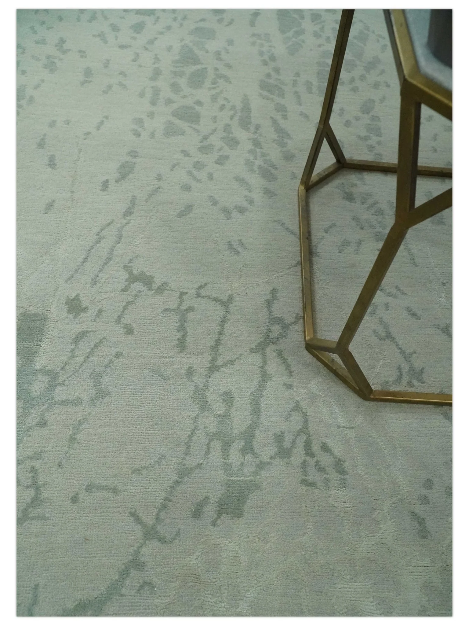 Modern Abstract Gray, Green and Silver Hand loom 4.6x6.6 wool and Art Silk Area Rug - Image 2