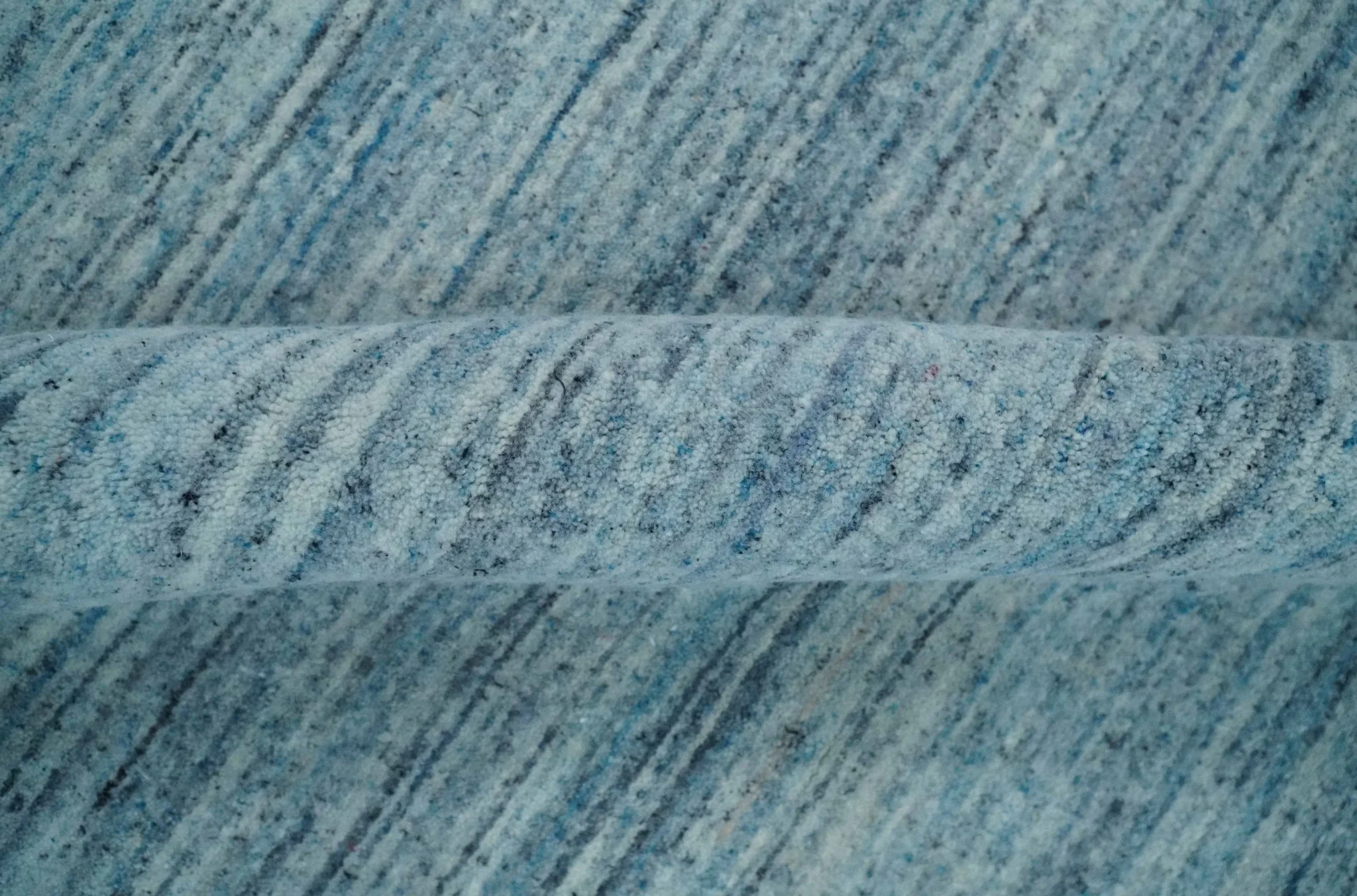 Modern Solid Handloom Aqua and Silver 8x10 Contemporary Wool Area Rug - Image 5