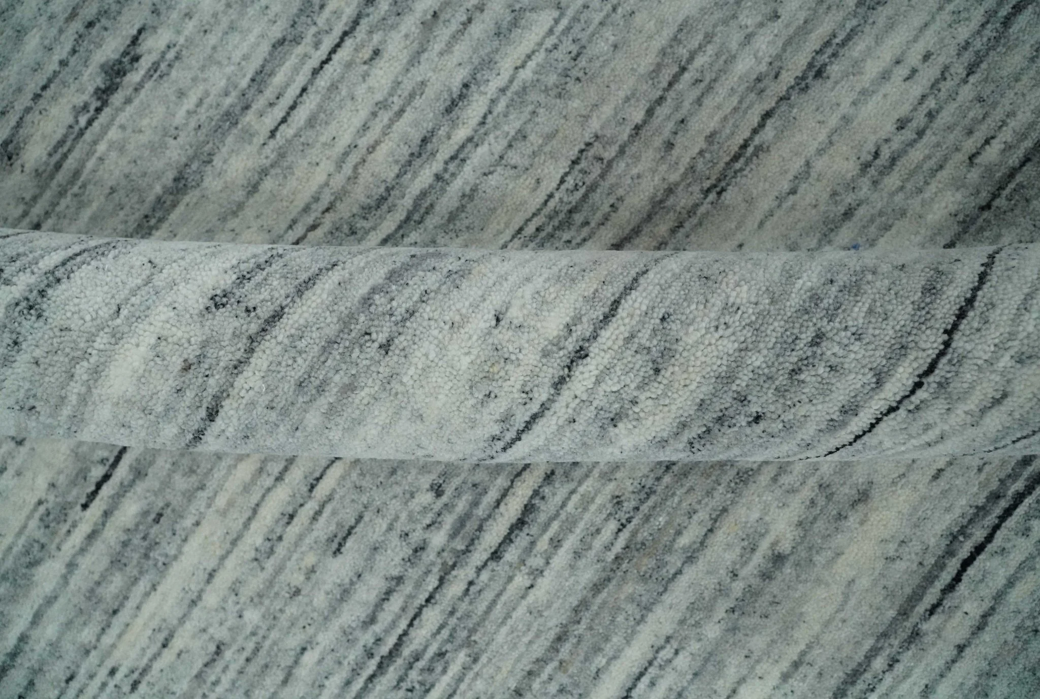 Modern Handloom Ivory, Charcoal, Silver 8x10 Contemporary Wool Area Rug - Image 7