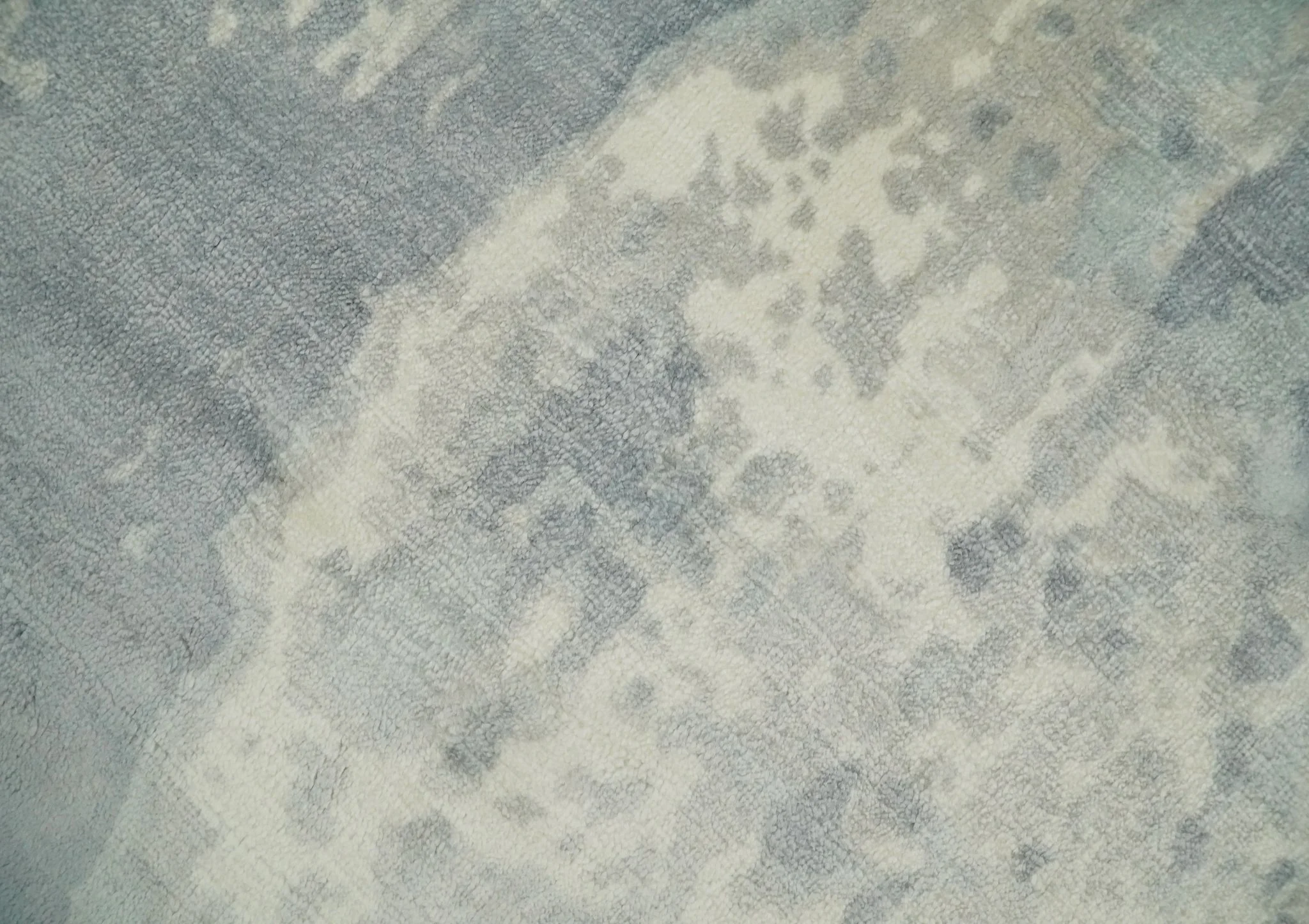 Modern Abstract Handmade 8x10 Beige and Gray Bamboo Silk Area Rug - Image 4