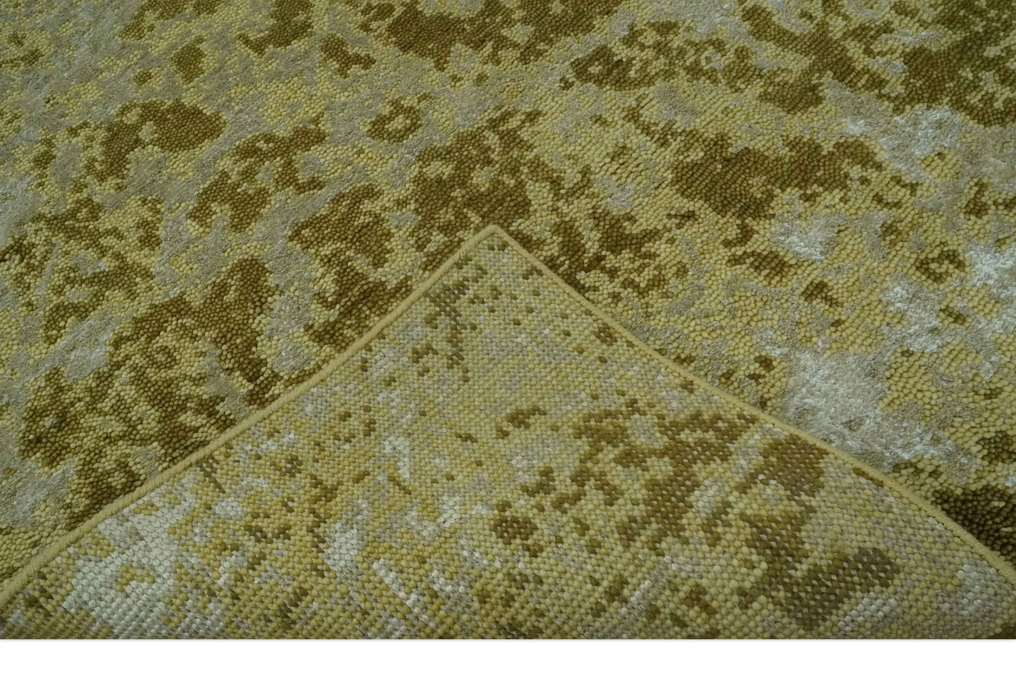 Modern Abstract Shades of Olive and Silver 5x8 Hand knotted wool and art silk area rug - Image 10