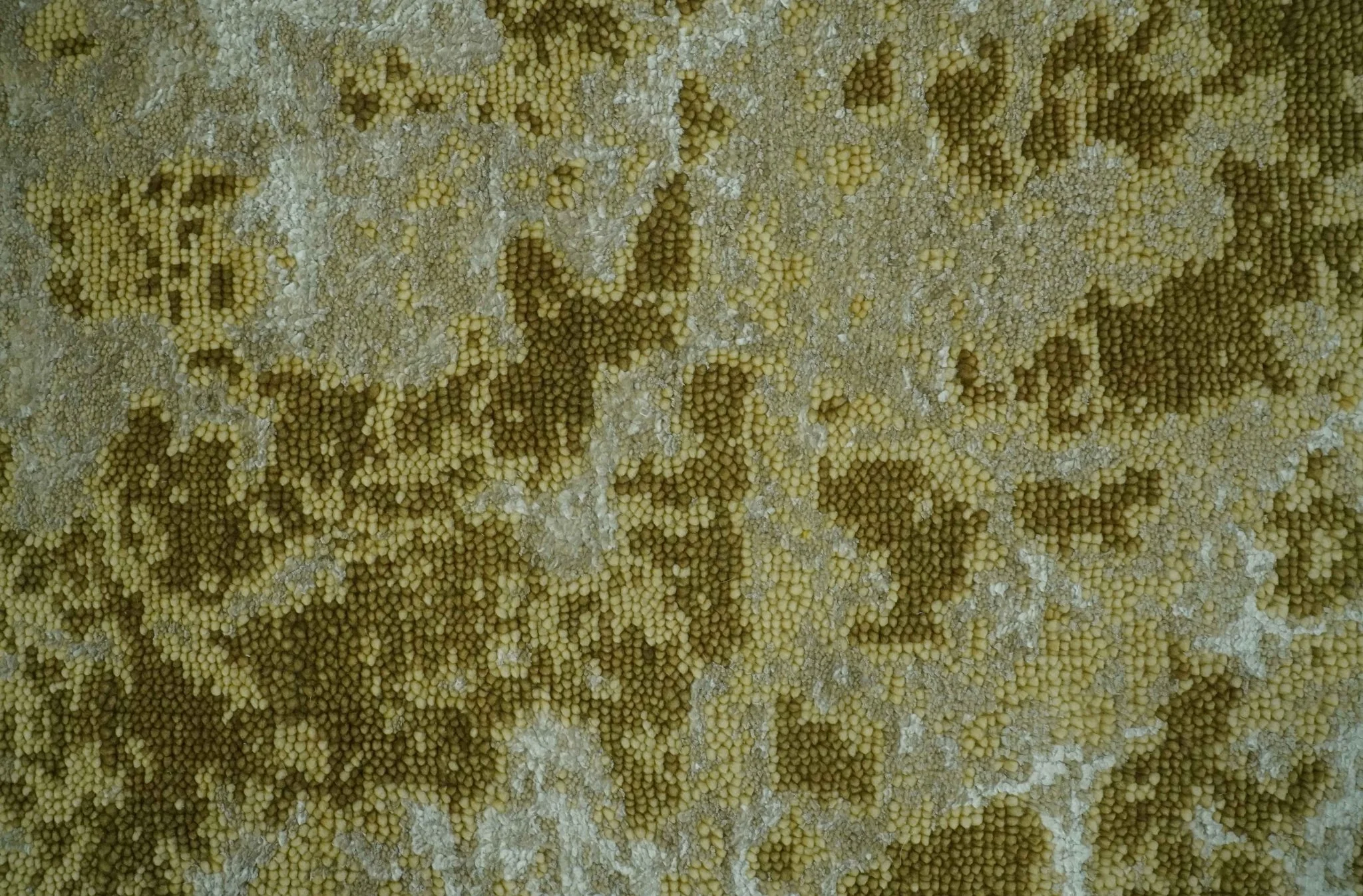 Modern Abstract Shades of Olive and Silver 5x8 Hand knotted wool and art silk area rug - Image 9