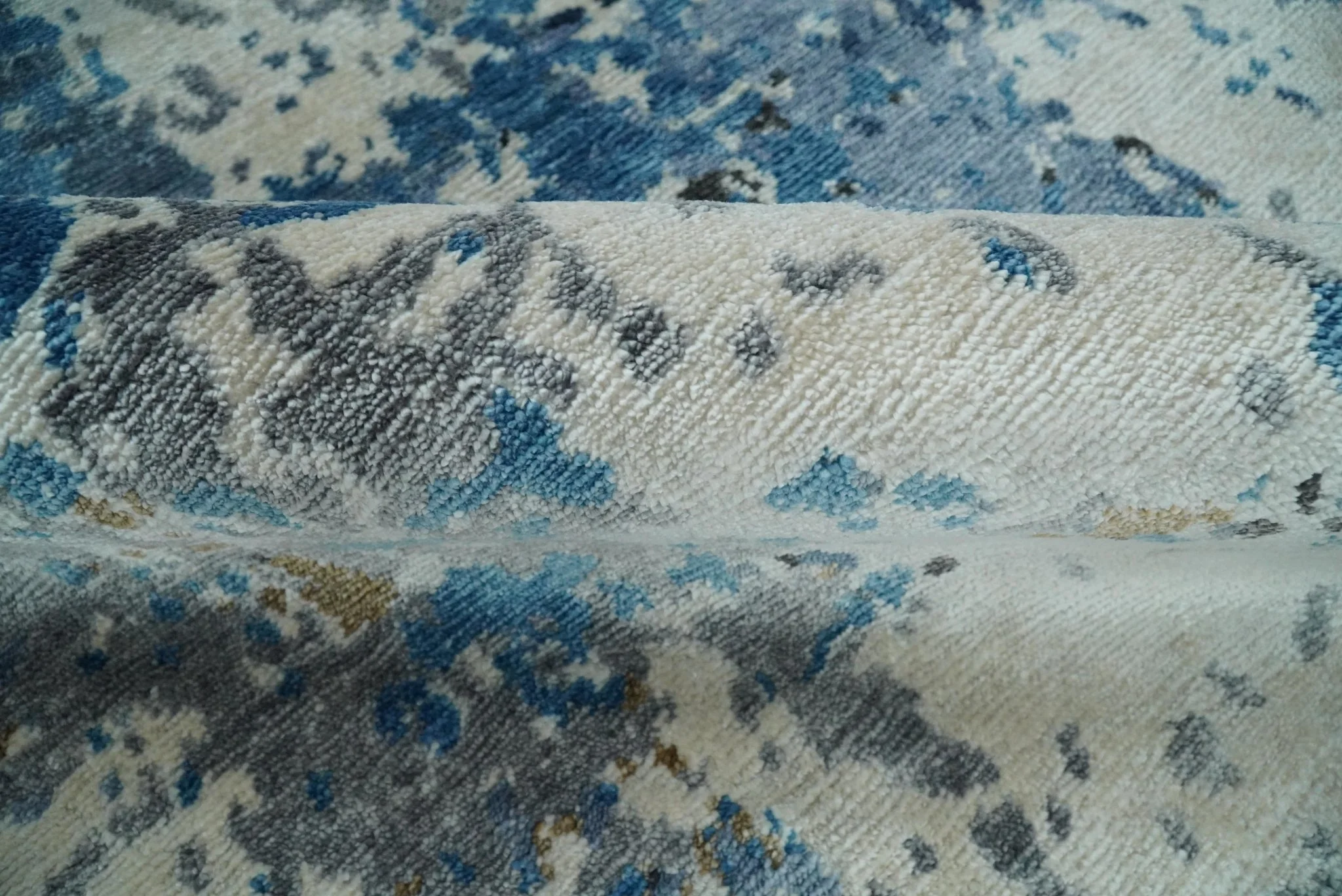 Handmade 8x10 Blue and Ivory Modern Abstract Bamboo Silk Area Rug  I TRDS1810 - Image 8