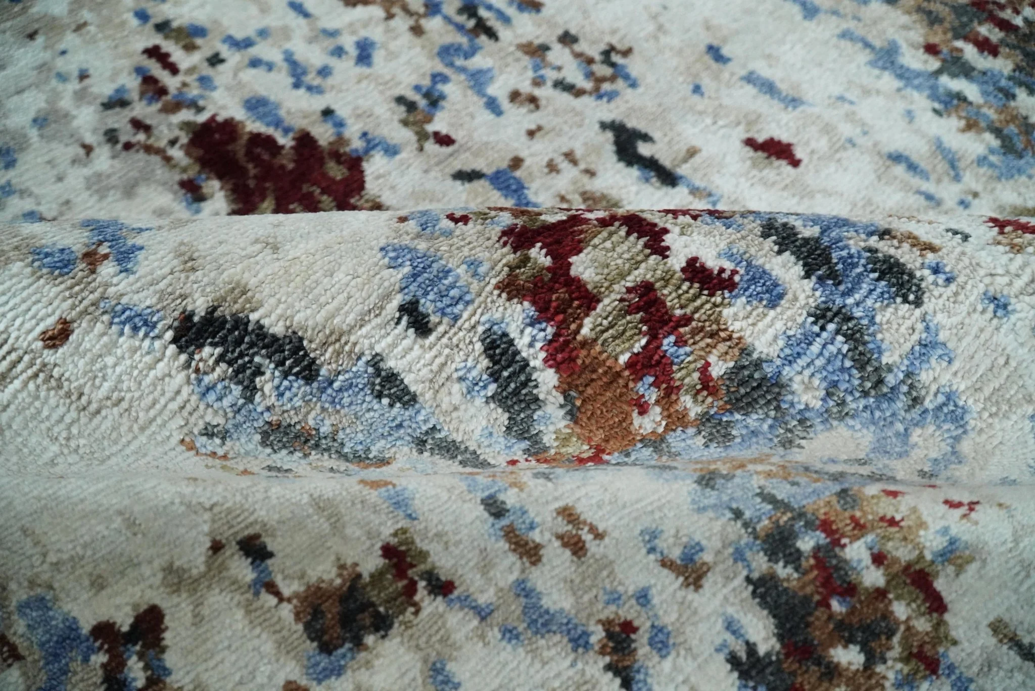 Handmade 8x10 Ivory, Blue and Red Abstract bamboo Silk Area Rug | TRDS2810 - Image 7