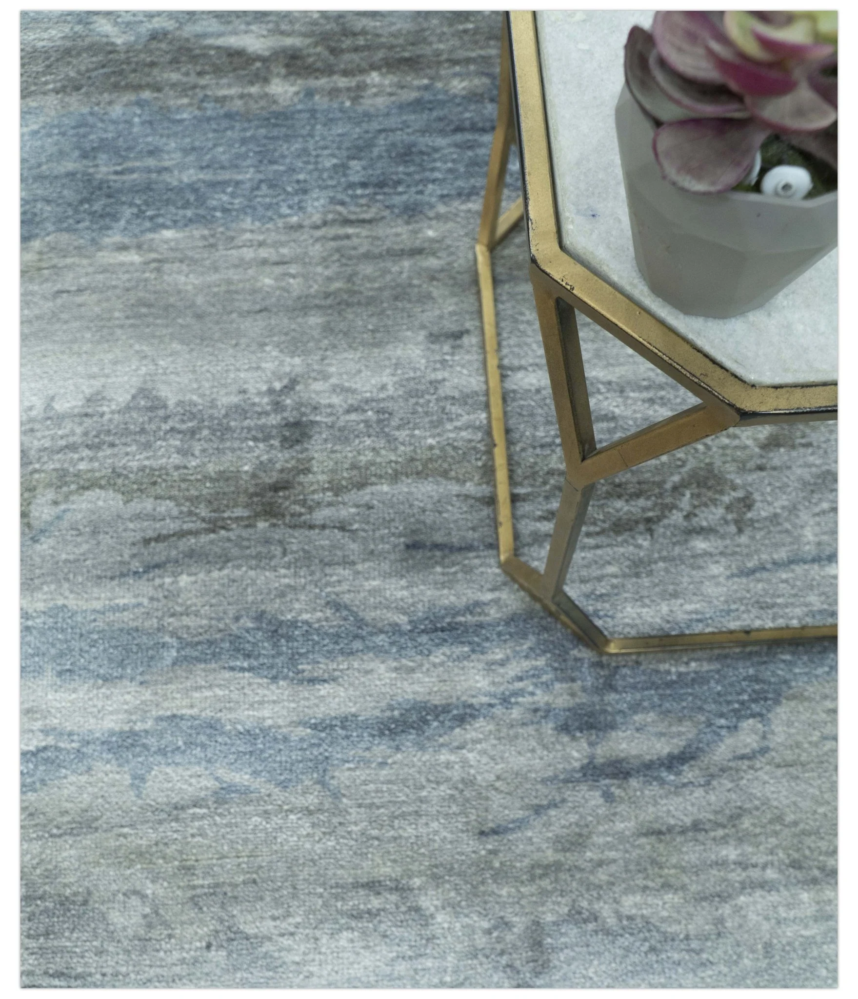 Modern Abstract Pattern Blue And Silver Hand Knotted 4x6 Bamboo Silk Area Rug - Image 8