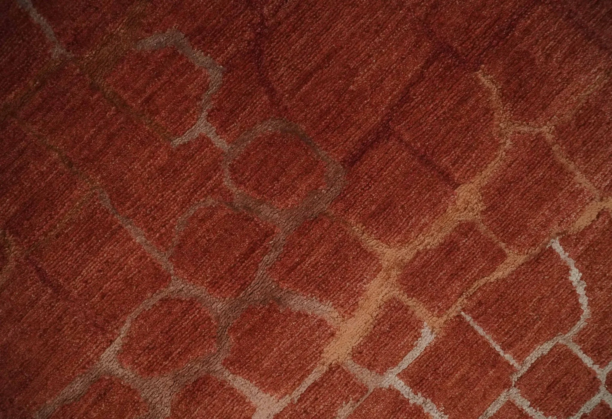 Modern Abstract Rust 5x7 Handloom wool and Art Silk Area Rug - Image 5