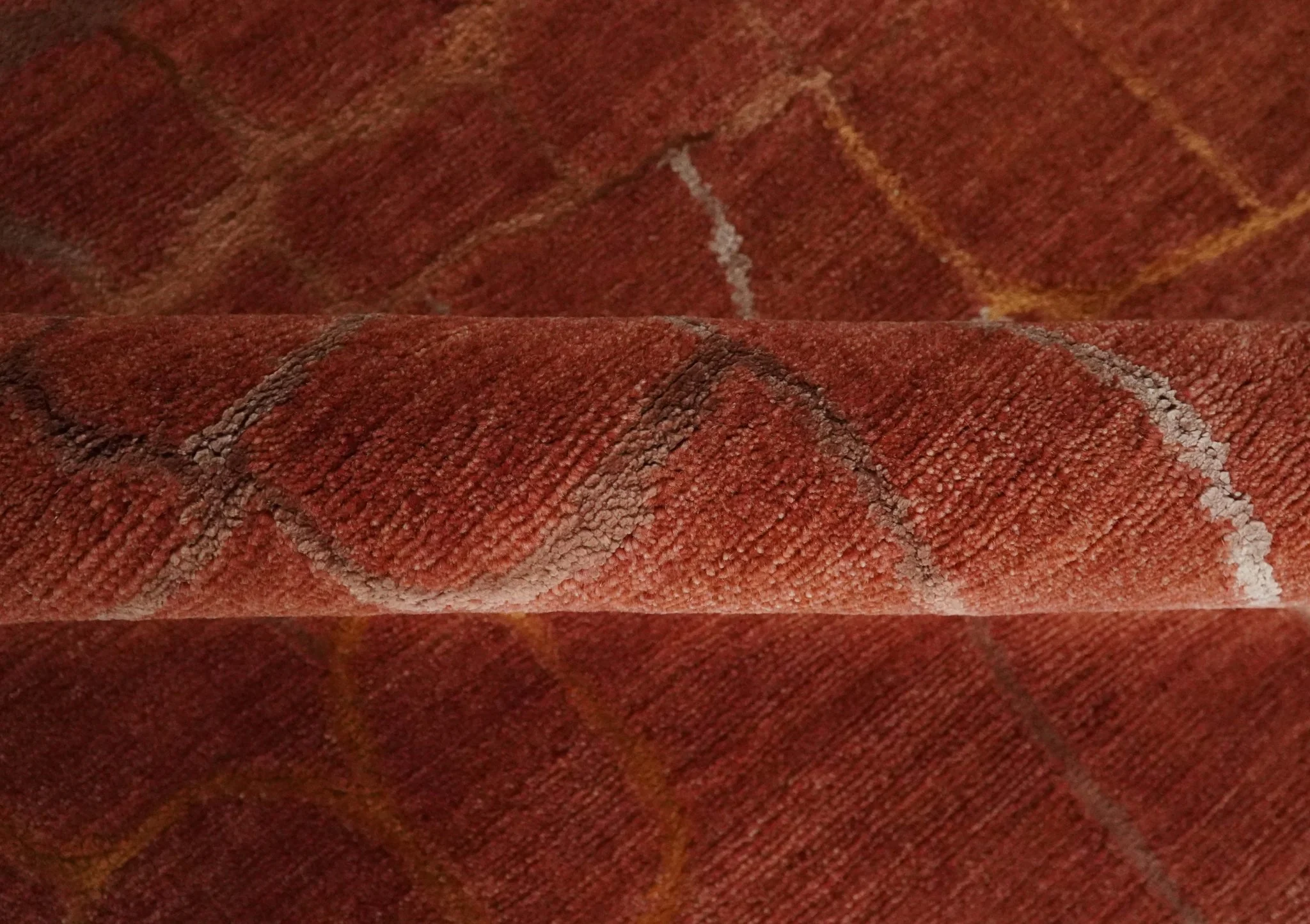 Modern Abstract Rust 5x7 Handloom wool and Art Silk Area Rug - Image 7