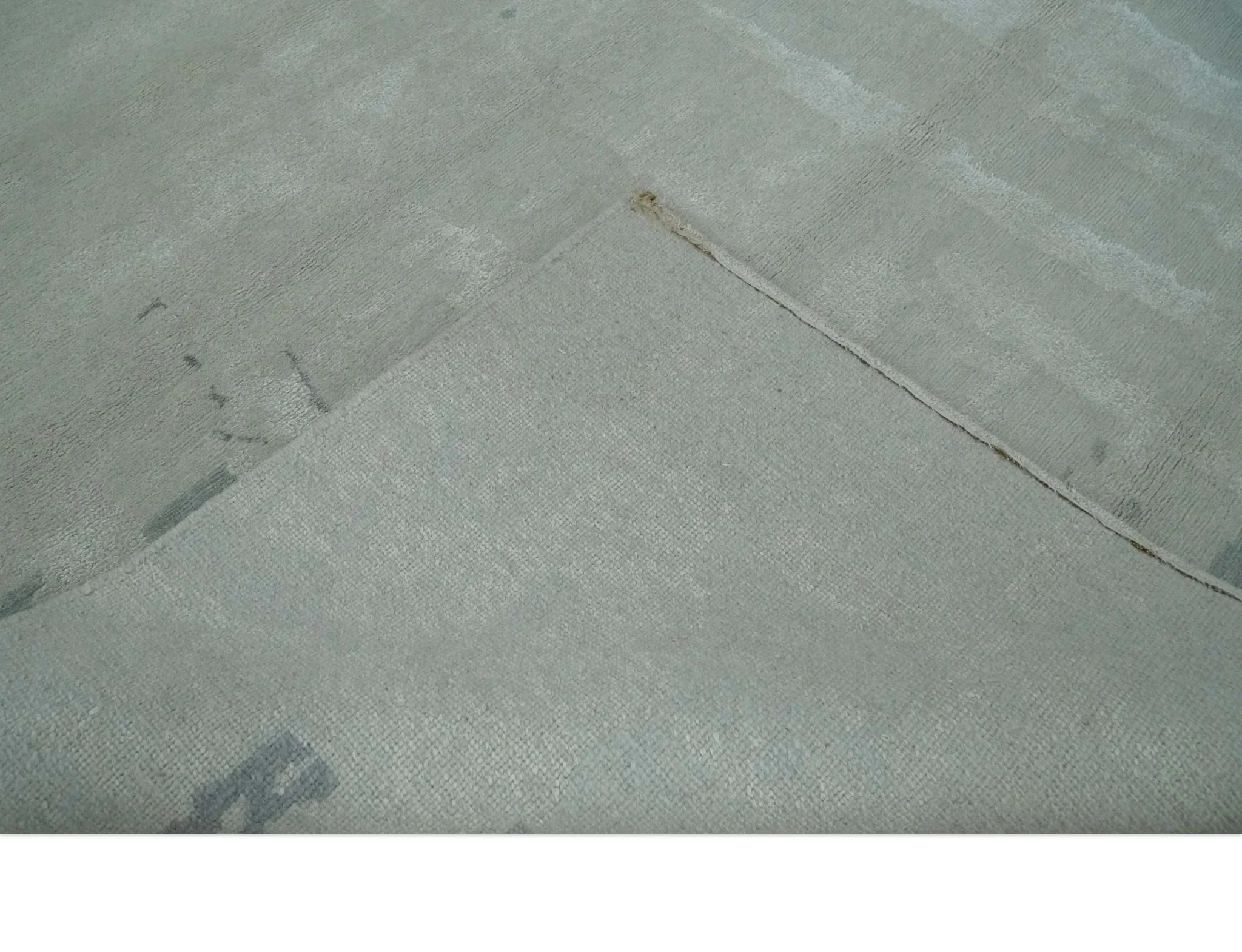 Modern Abstract Silver And Gray Hand knotted Art Silk Area Rug - Image 7