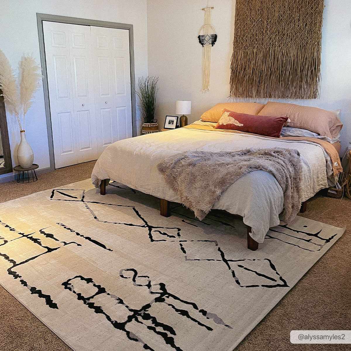 Modern Art Design Machine Woven Ivory and Black Machine Washable Rug - Image 3