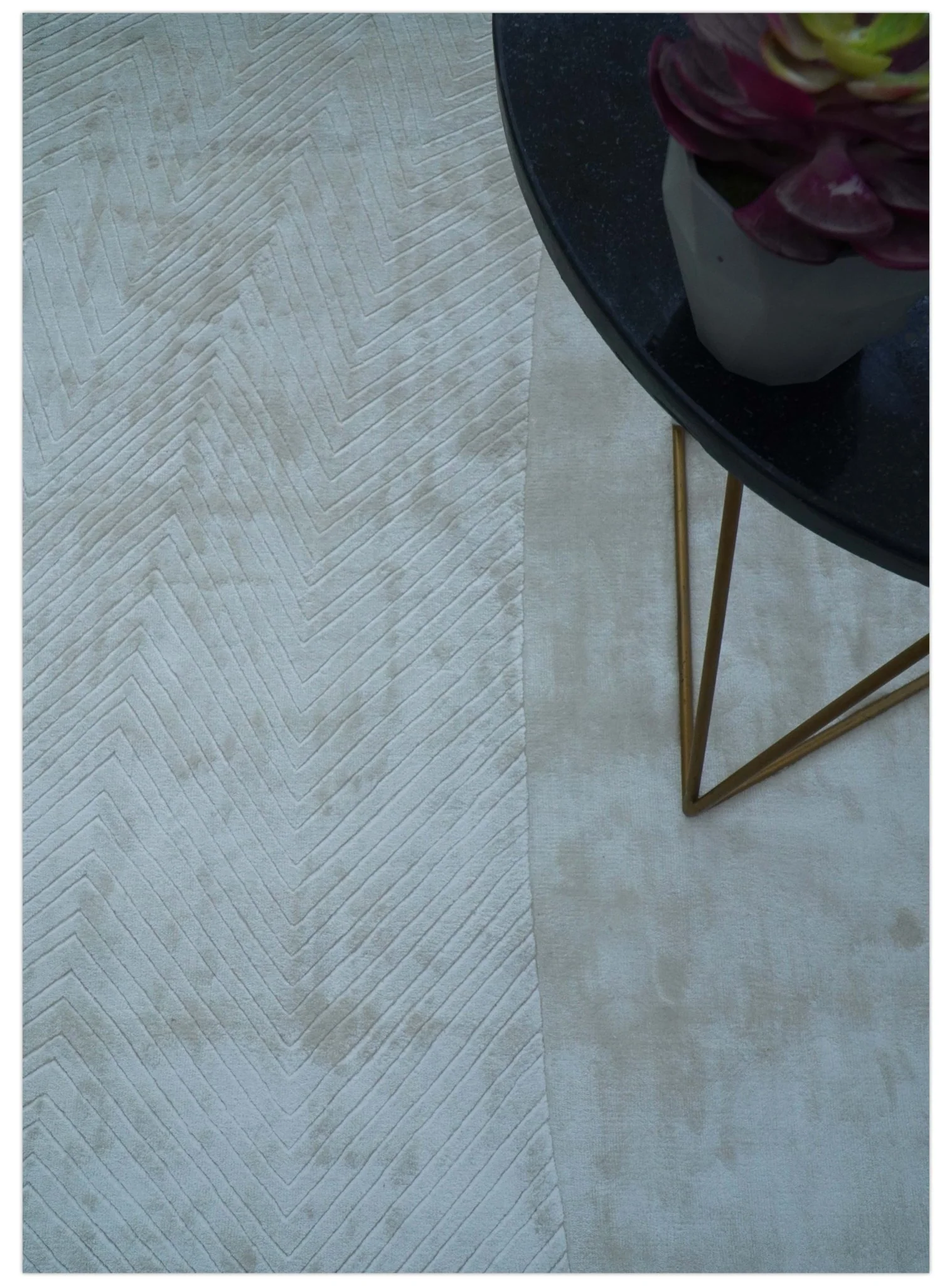 Modern geometric Design Beige Hand Loom 10x13 Art Silk Rug - Image 3