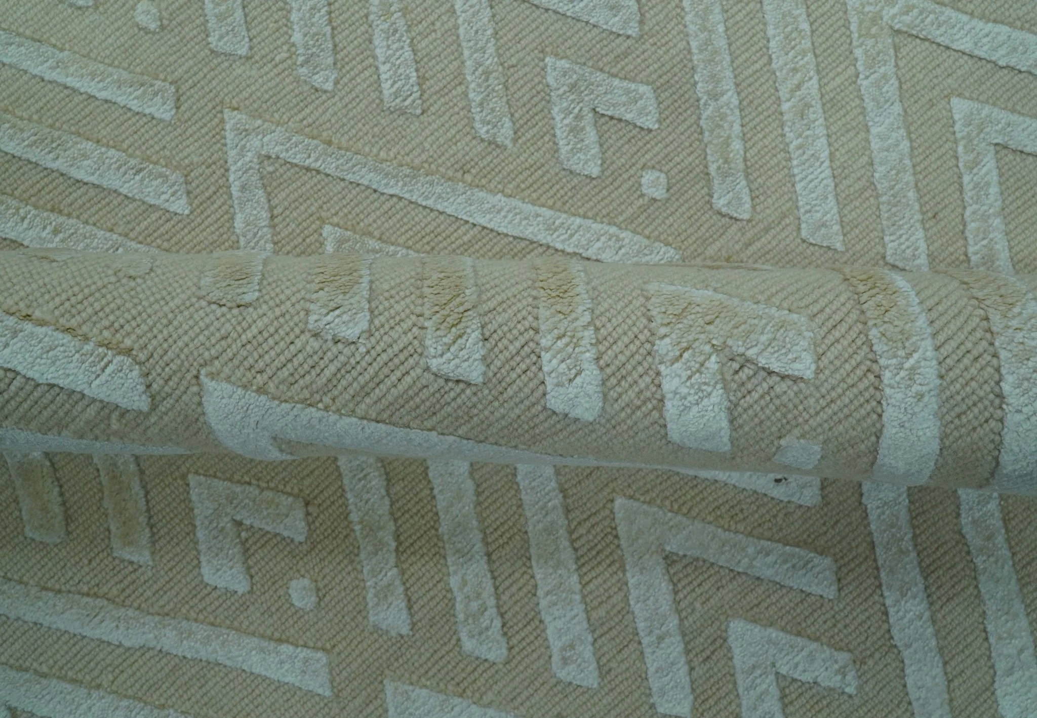 Modern Geometric Pattern Ivory And Beige Hand Knotted 9x12 Area Rug - Image 7