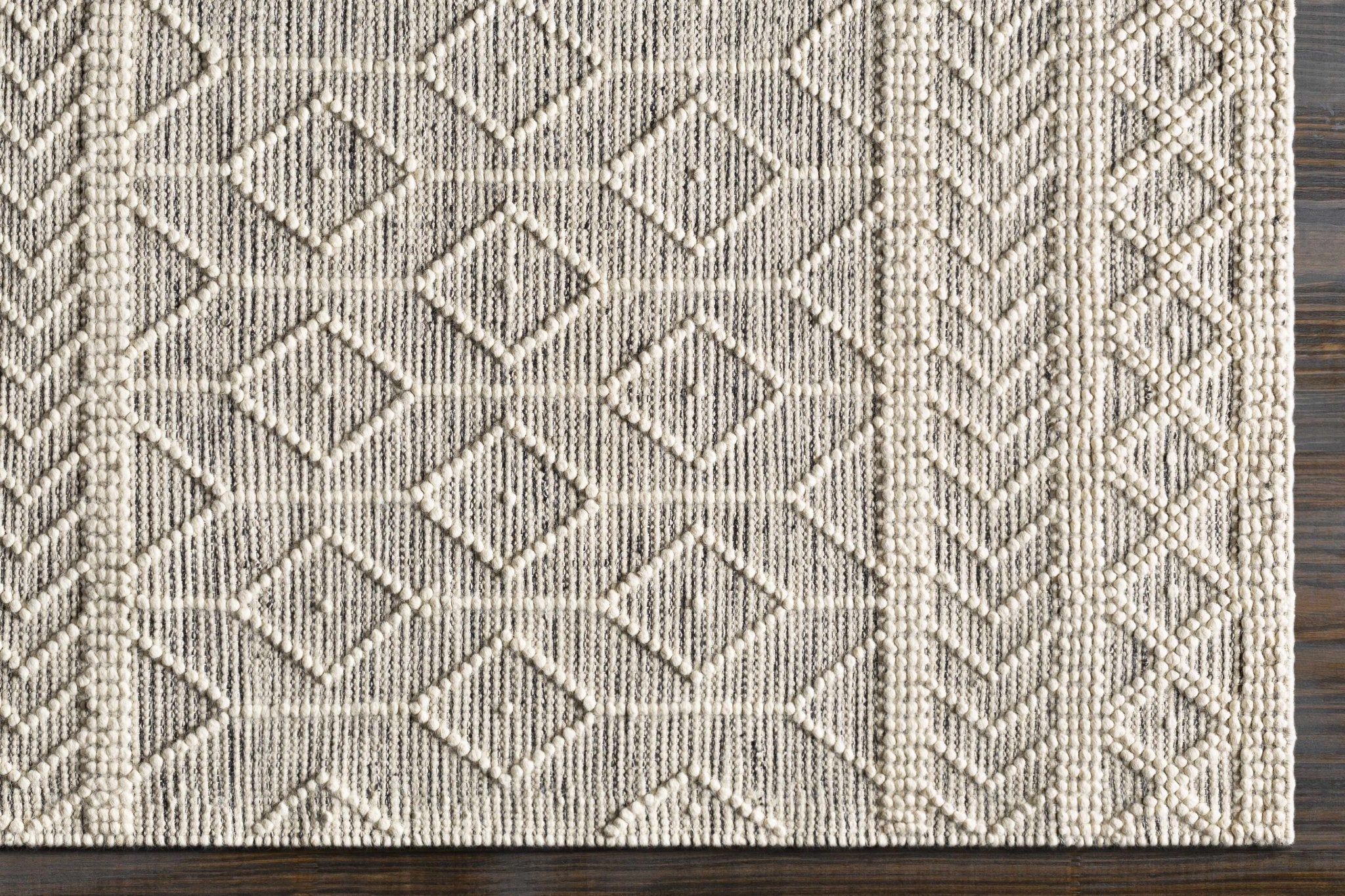 Modern Geometrical Beige Hand woven Tasseled Texture Wool Area Rug - Image 6