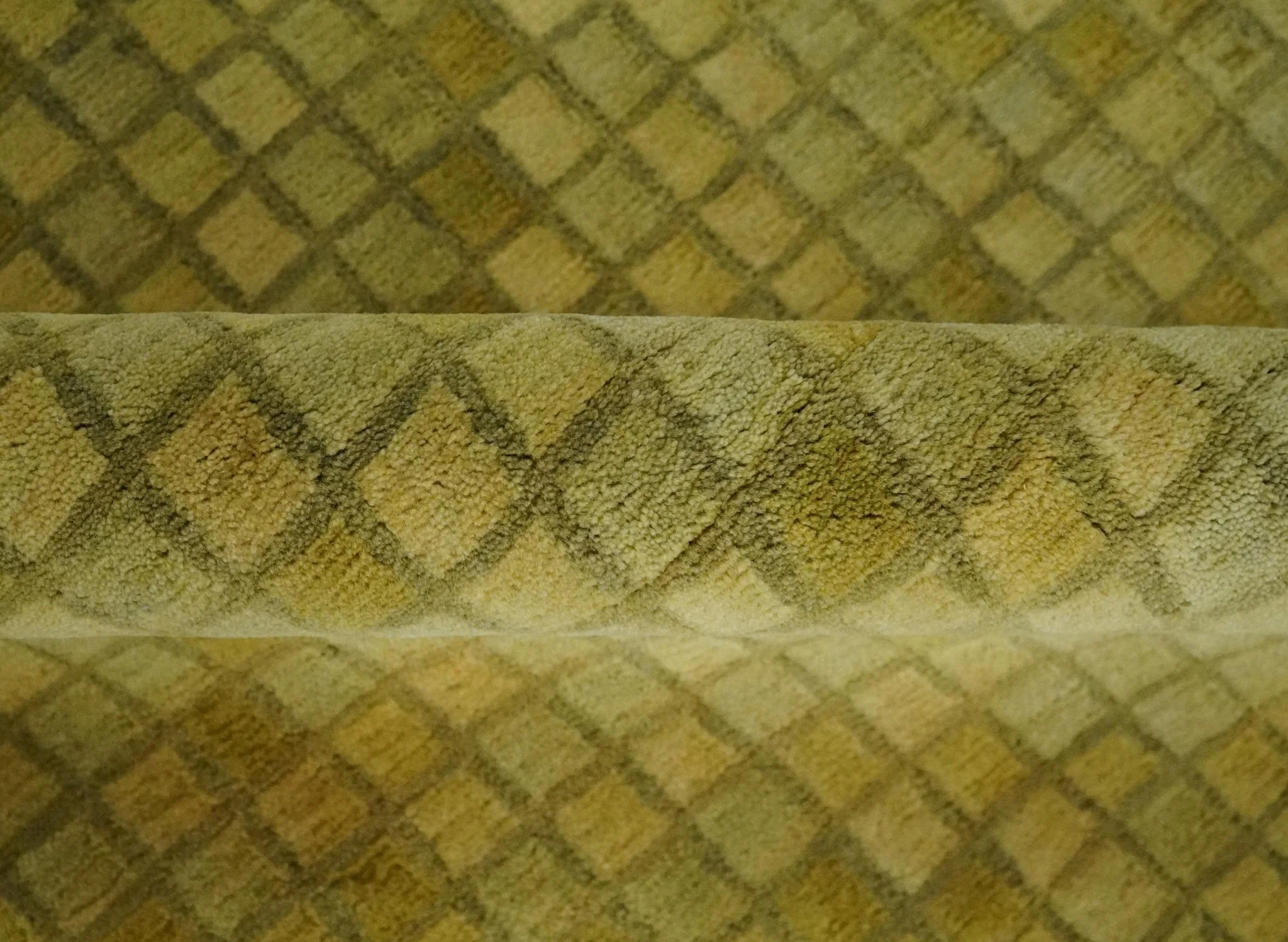 Modern Geometrical Boxes Olive Hand loom 5x8 wool Area Rug - Image 7