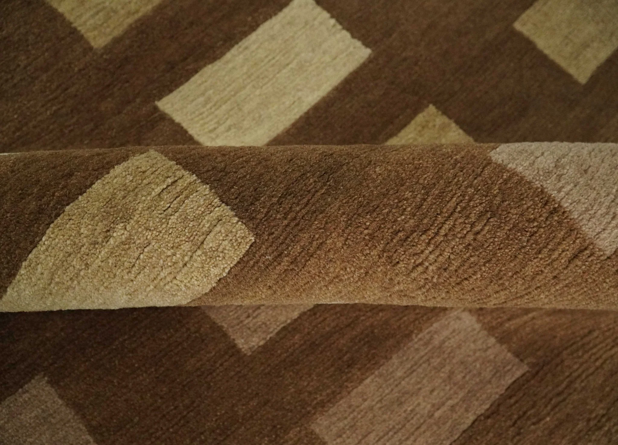 Modern Geometrical Brown and Beige 4x6 Hand Knotted Wool Area Rug - Image 7