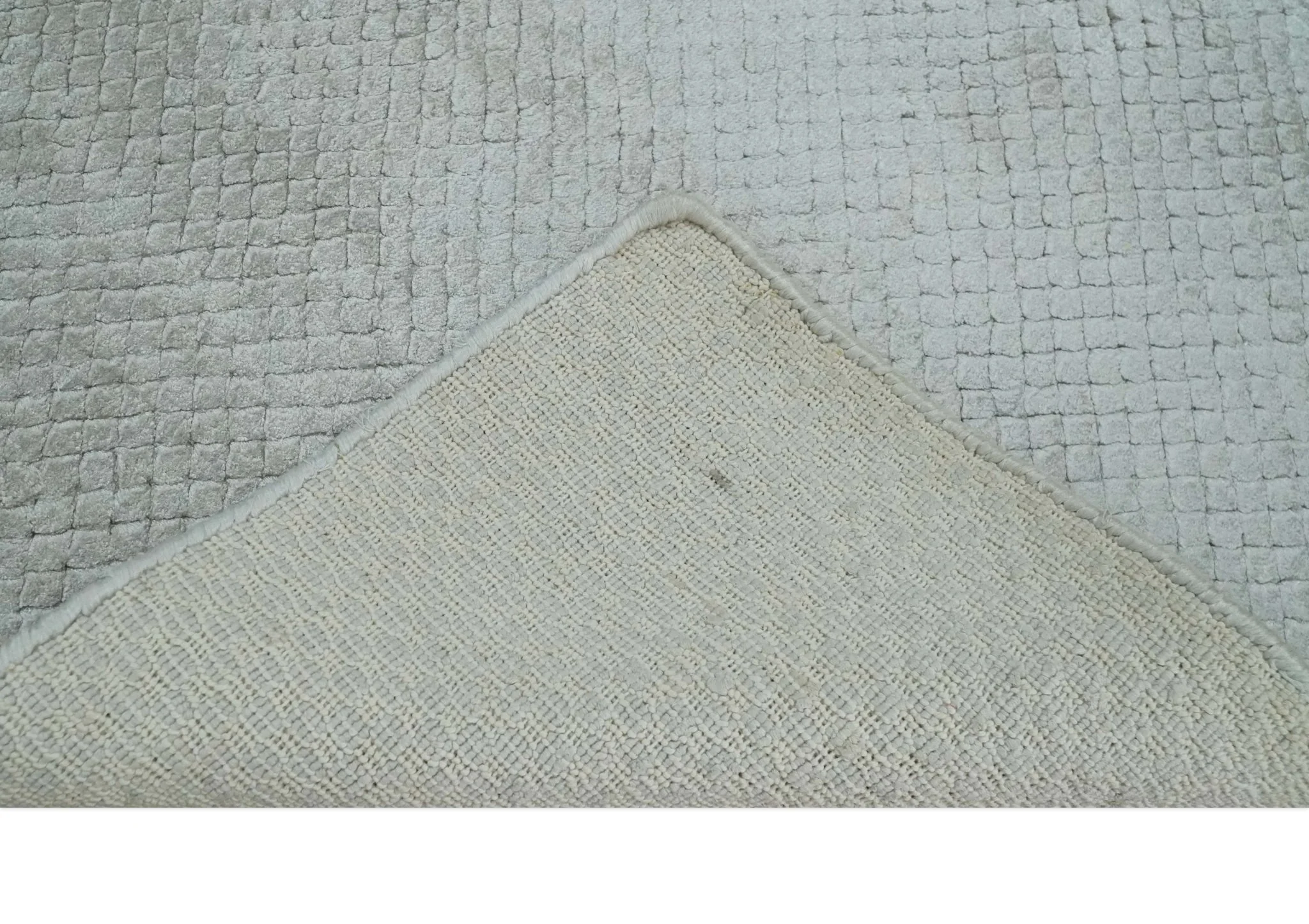 Modern Geometrical Hand carved Square Hand Made 2x3 Silver Art silk Area Rug - Image 5