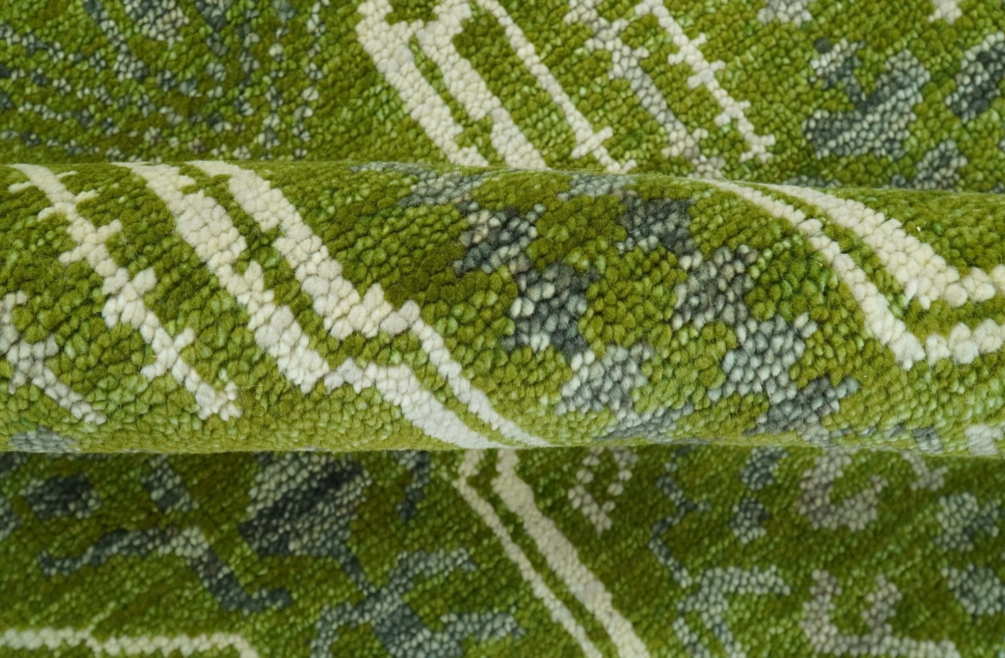 Contemporary Design Green And Beige Hand Knotted 8x10 Wool Area Rug - Image 7