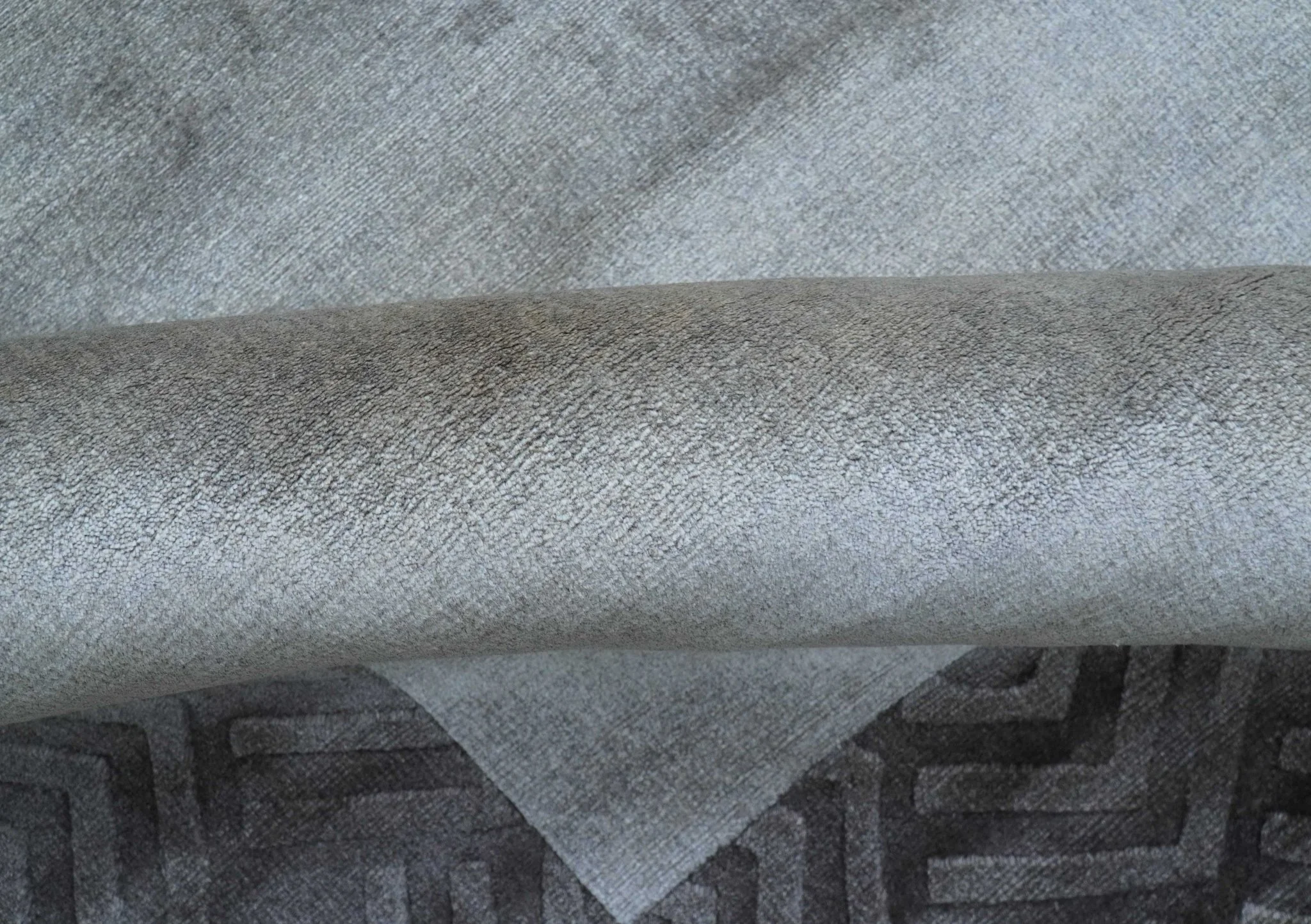 Modern Geometrical Design Silver Hand Loom 10x13 Art Silk Area Rug - Image 5