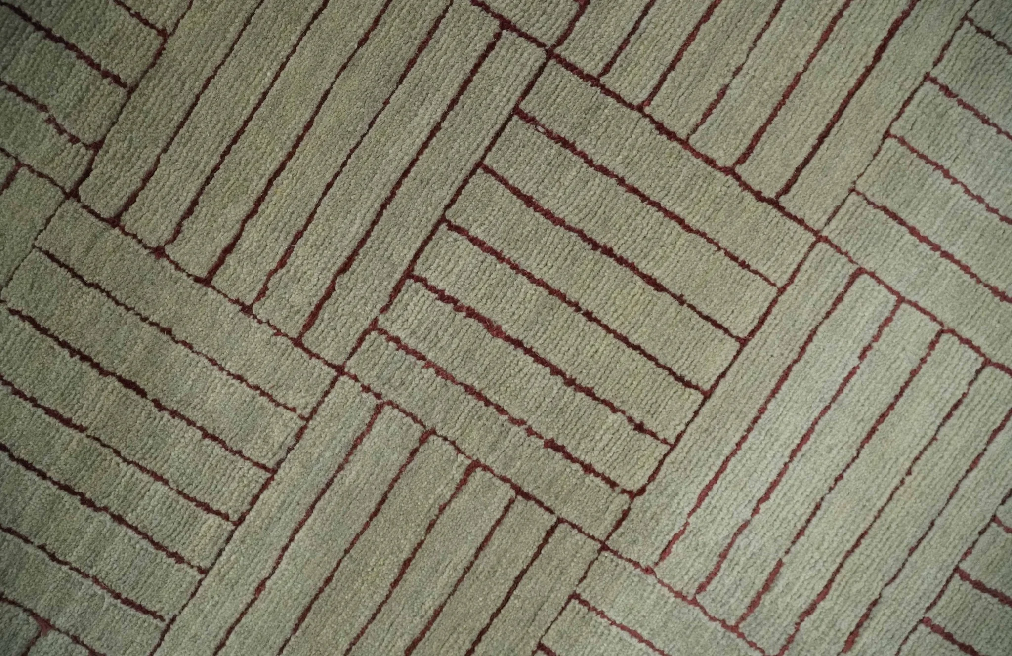 Modern Geometrical Hand knotted Maroon and Beige 5x8 Wool and Art Silk Area Rug - Image 4