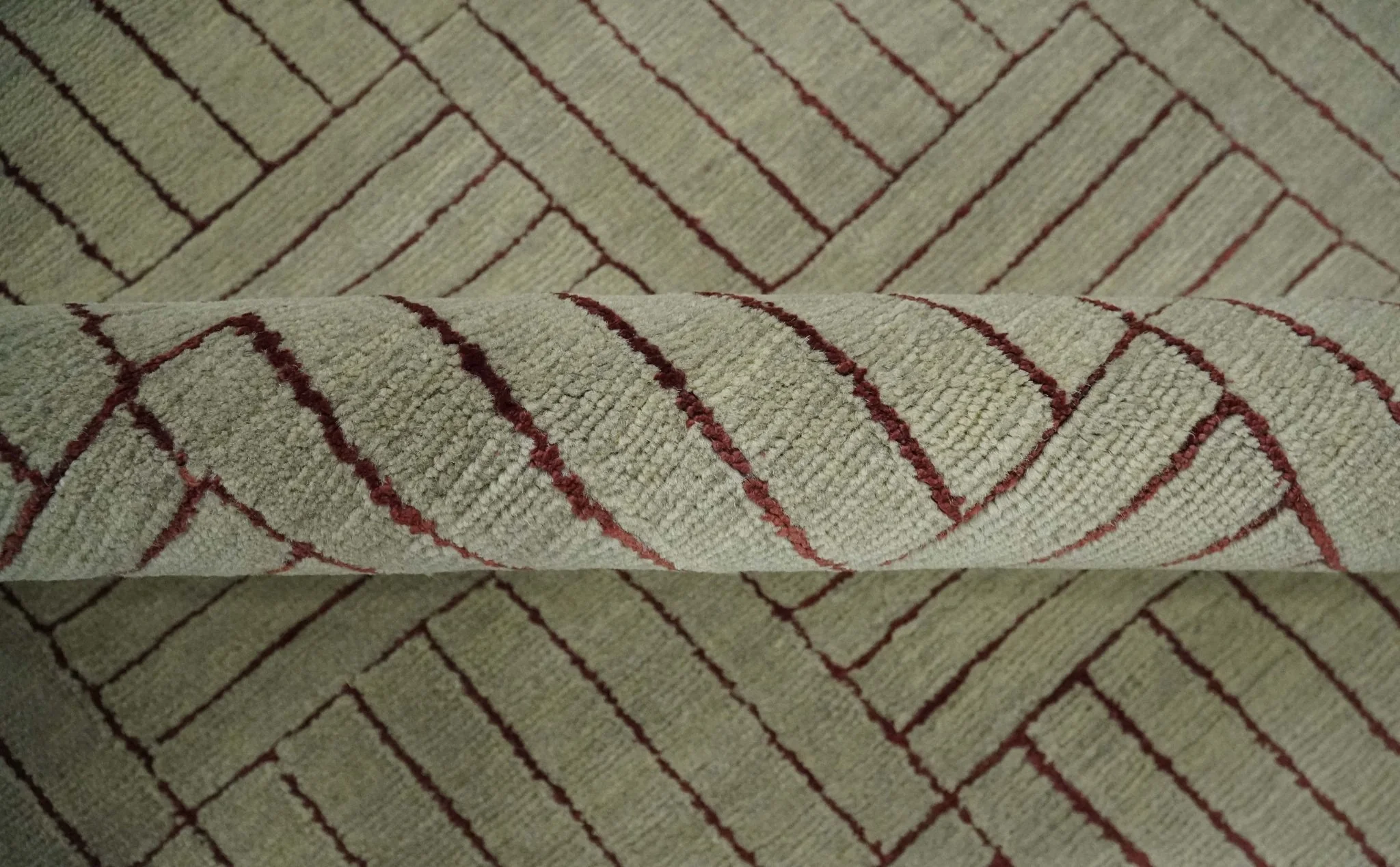 Modern Geometrical Hand knotted Maroon and Beige 5x8 Wool and Art Silk Area Rug - Image 6