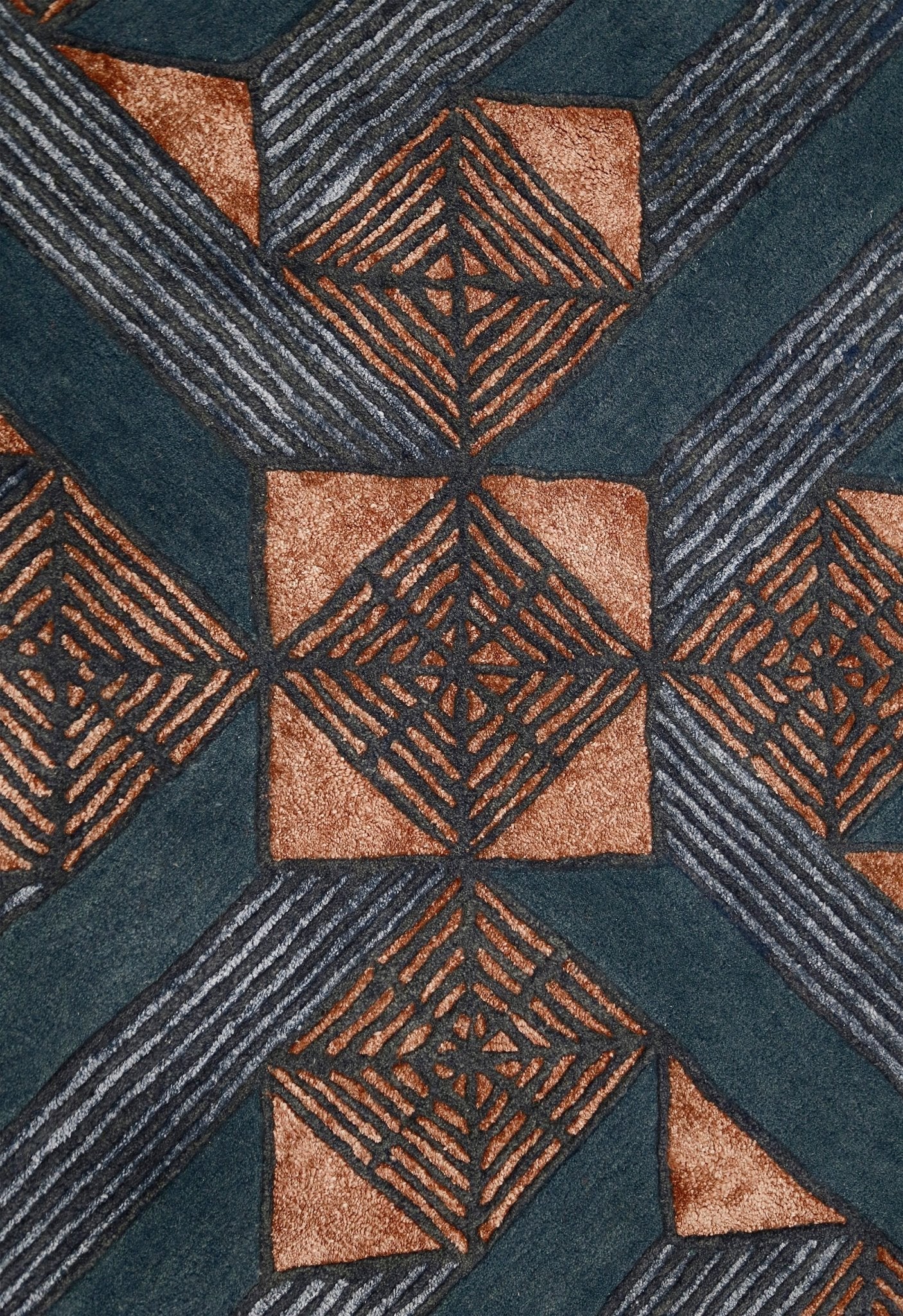Empress Modern Geometrical Style Gray Hand Tufted 5x8 Wool Rug - Image 5