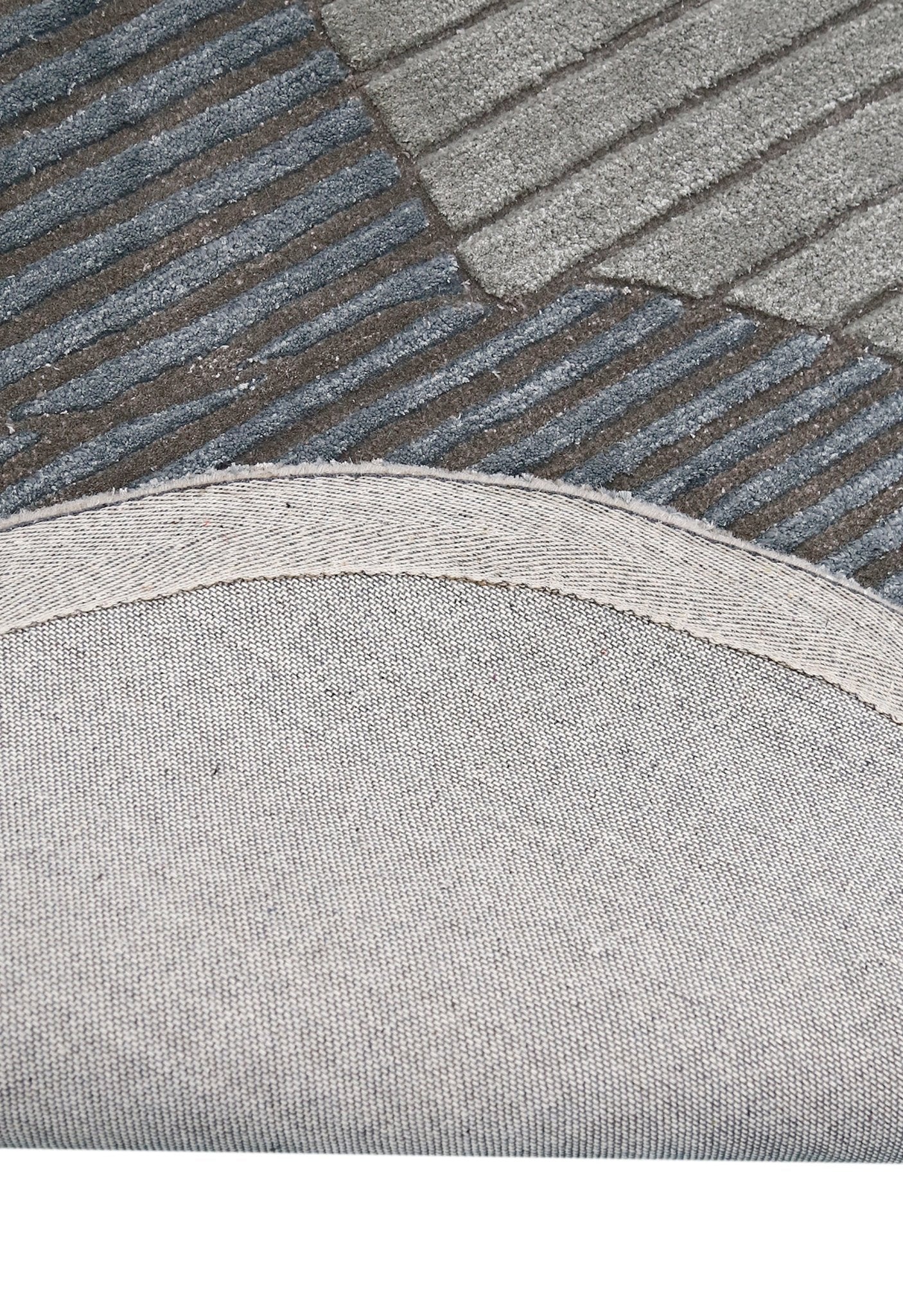 Stone Modern Gray And Silver Hand Tufted 5x7 Wool Area Rug - Image 3
