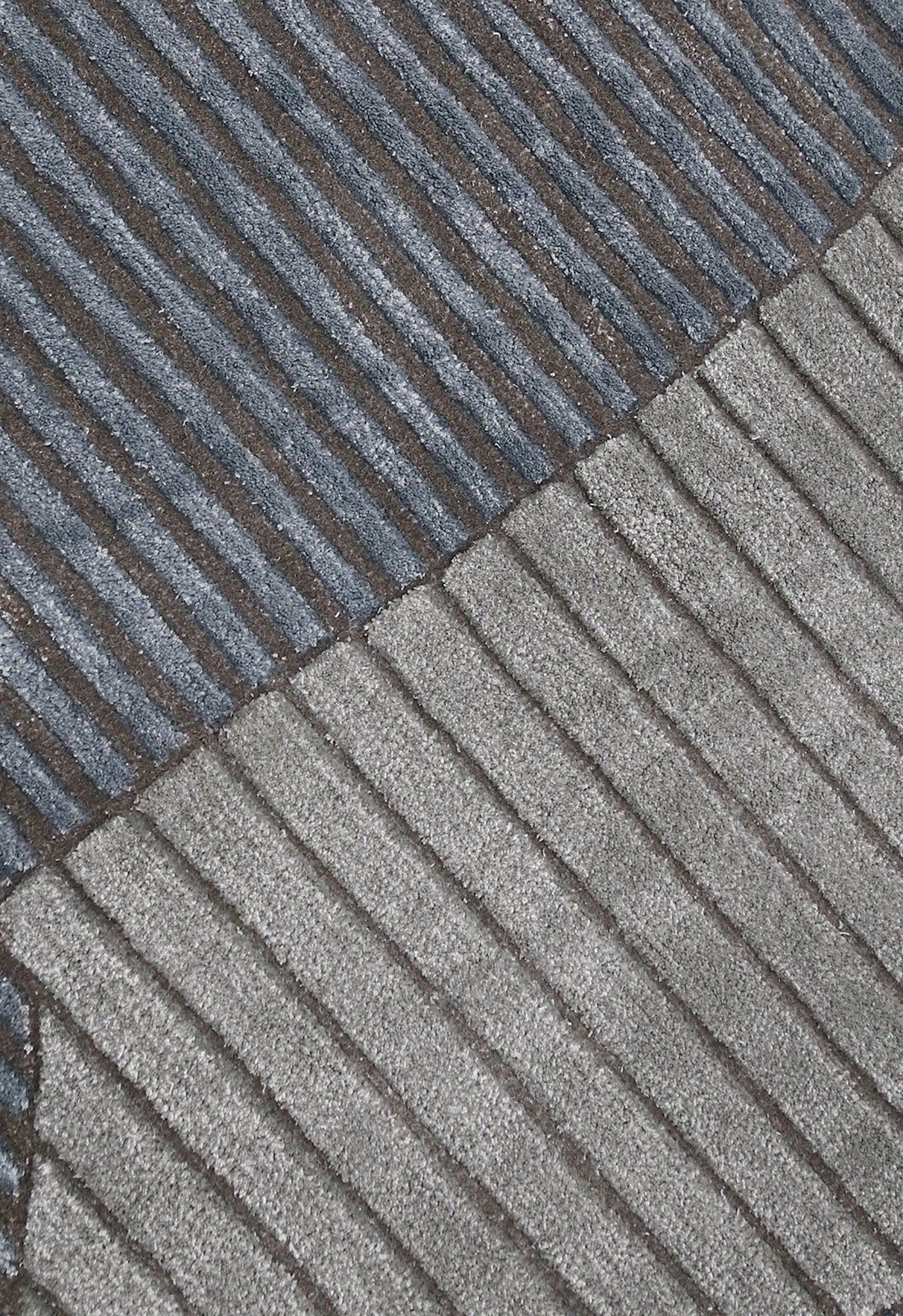 Stone Modern Gray And Silver Hand Tufted 5x7 Wool Area Rug - Image 6