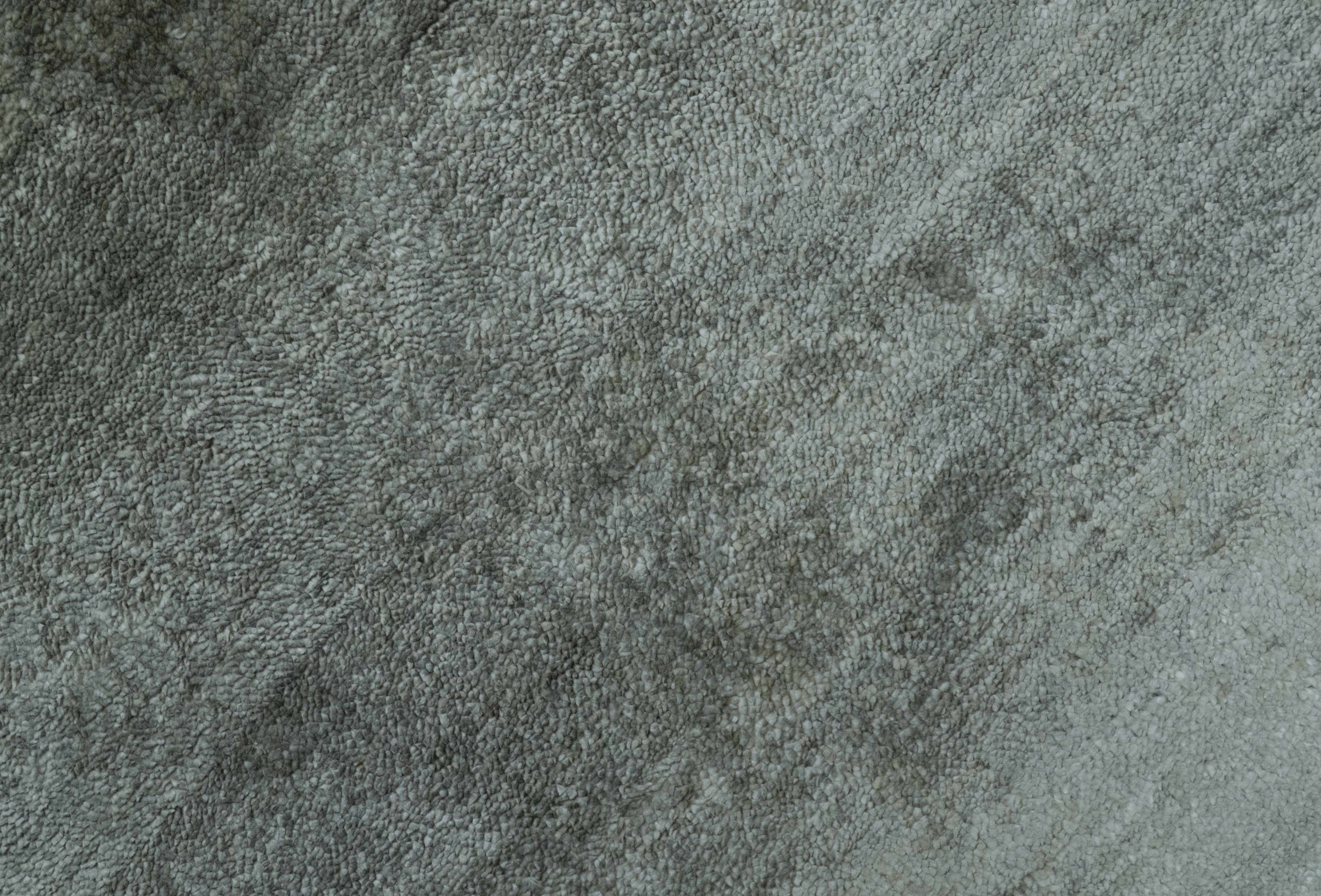 Modern Gray Solid Design 6x8.7  Hand Knotted Wool Area Rug - Image 8