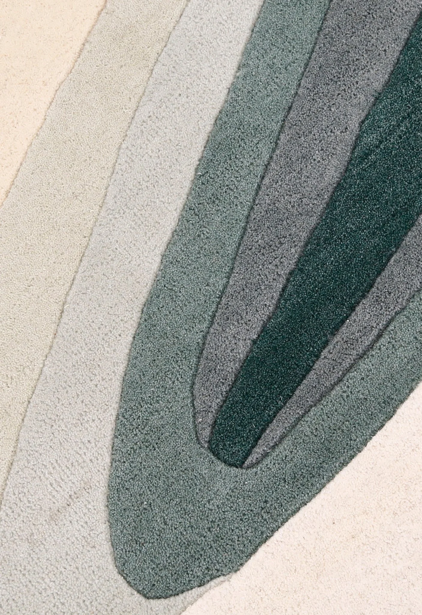 Modern Layered Pattern Green Hand Tufted 5x8 Wool Rug - Image 5