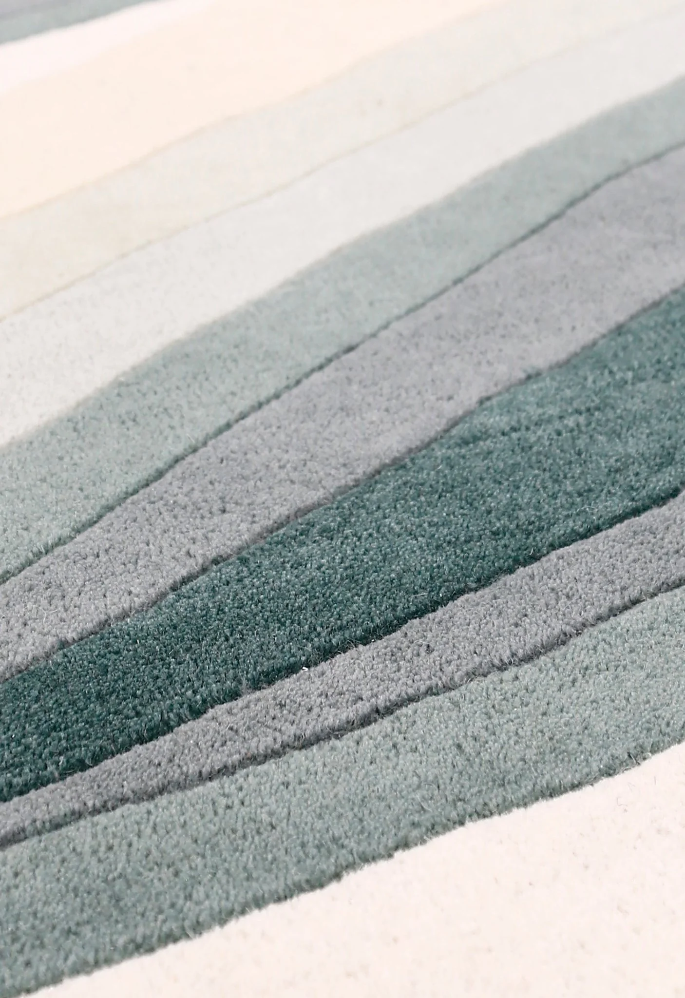 Modern Layered Pattern Green Hand Tufted 5x8 Wool Rug - Image 7