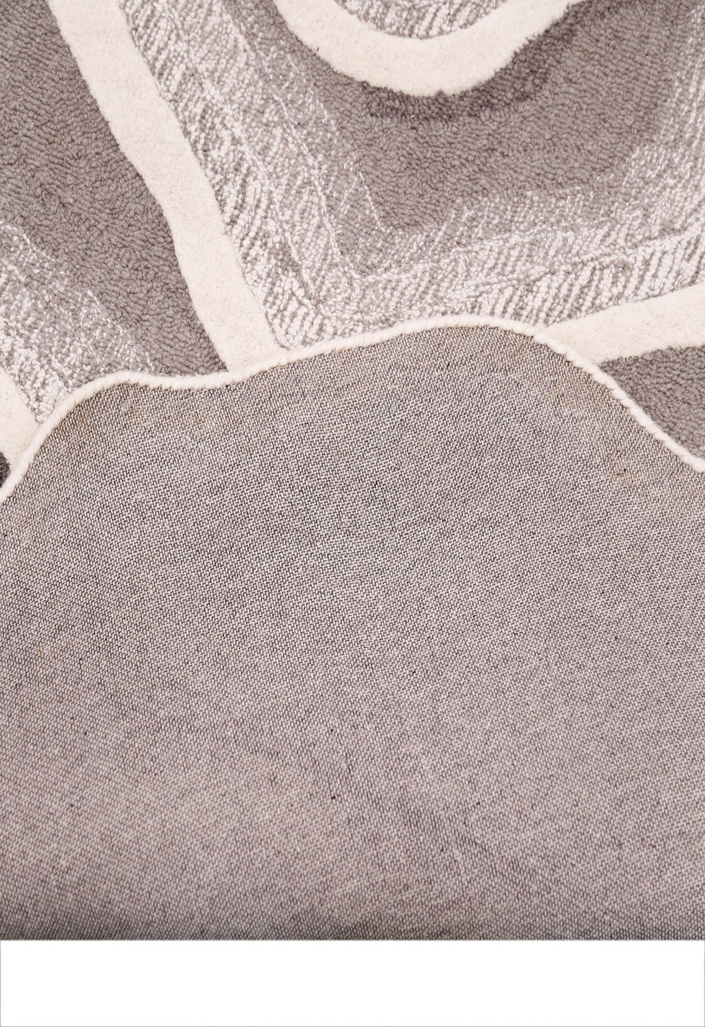 Modern Petal Layers Ivory Hand Tufted 6x8 Wool Area Rug - Image 4