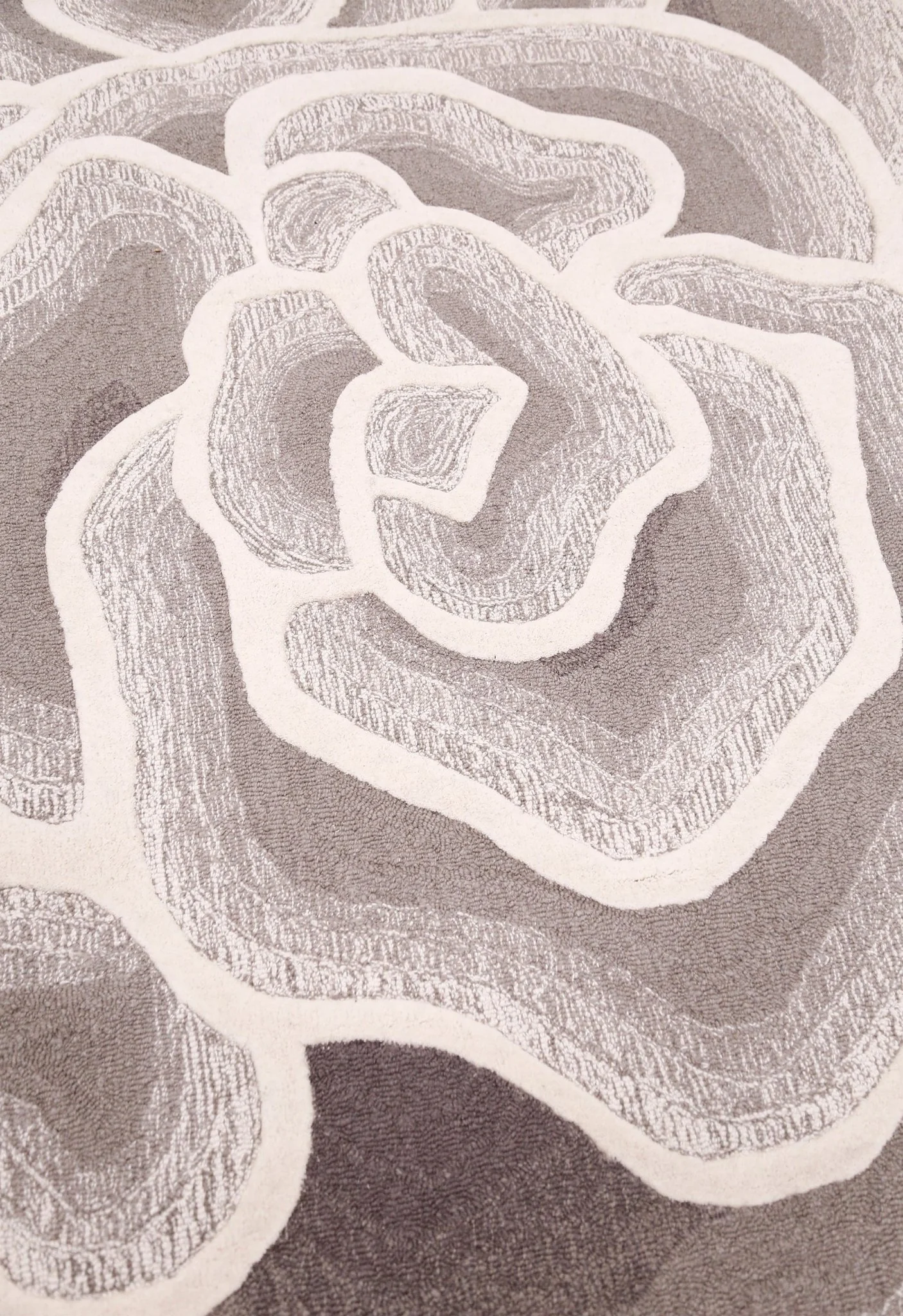 Modern Petal Layers Ivory Hand Tufted 6x8 Wool Area Rug - Image 7